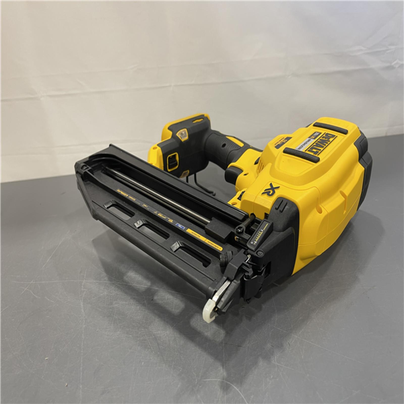 AS-IS - DEWALT 20V MAX XR 16-Gauge Lithium-Ion Cordless Finish Nailer (Tool Only)