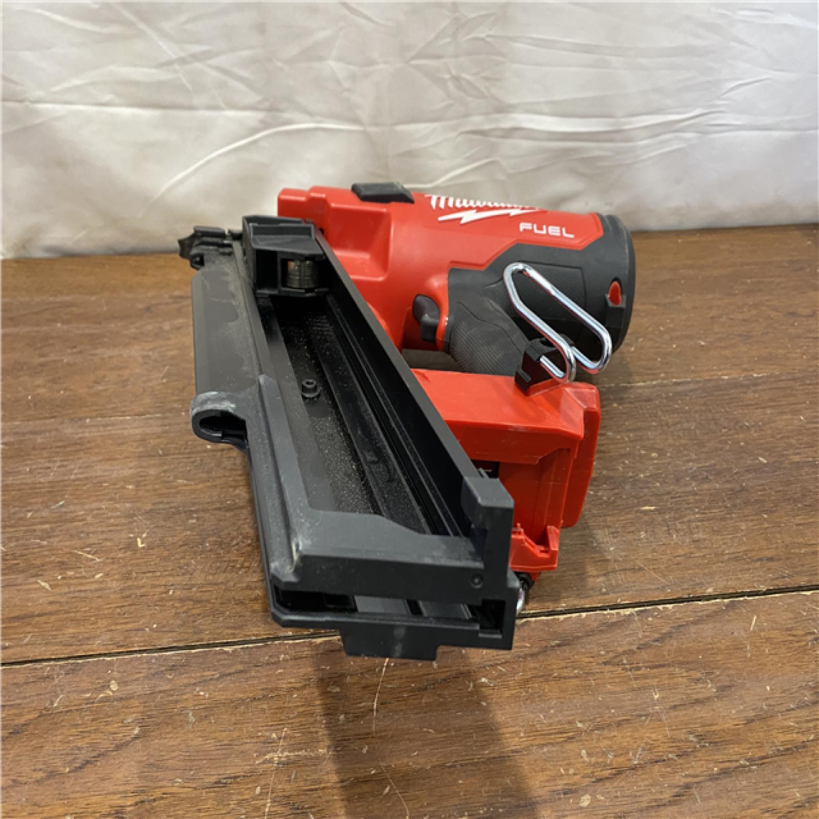 AS-IS Milwaukee 2744-20 M18 FUEL 3-1/2 in. 18-Volt 21-Degree Lithium-Ion Brushless Cordless Framing Nailer (Tool-Only)