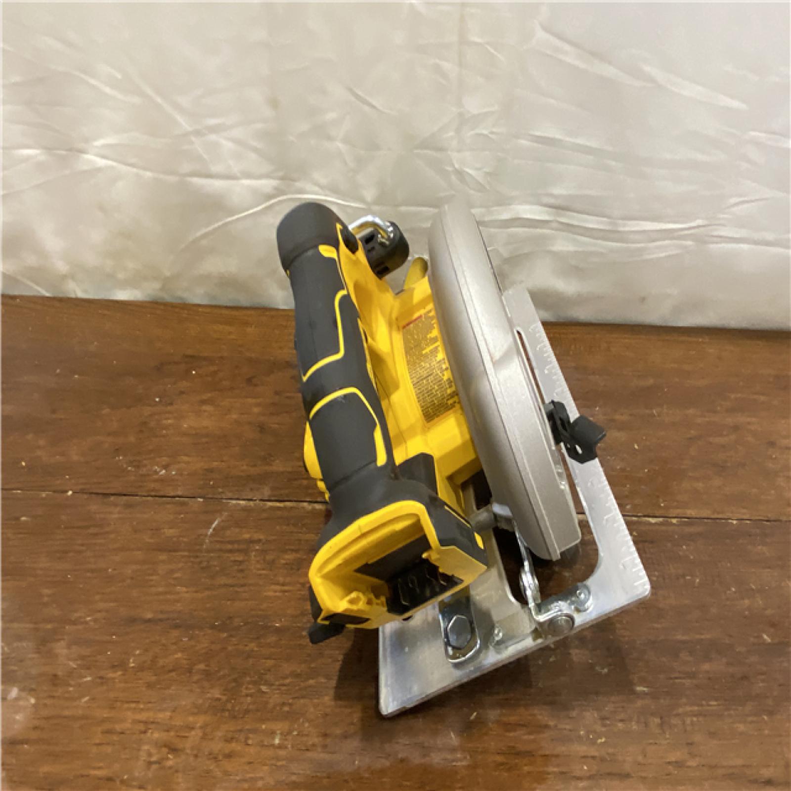 AS-IS DEWALT 20-Volt MAX 7-1/4 in. Cordless Circular Saw (Tool Only)