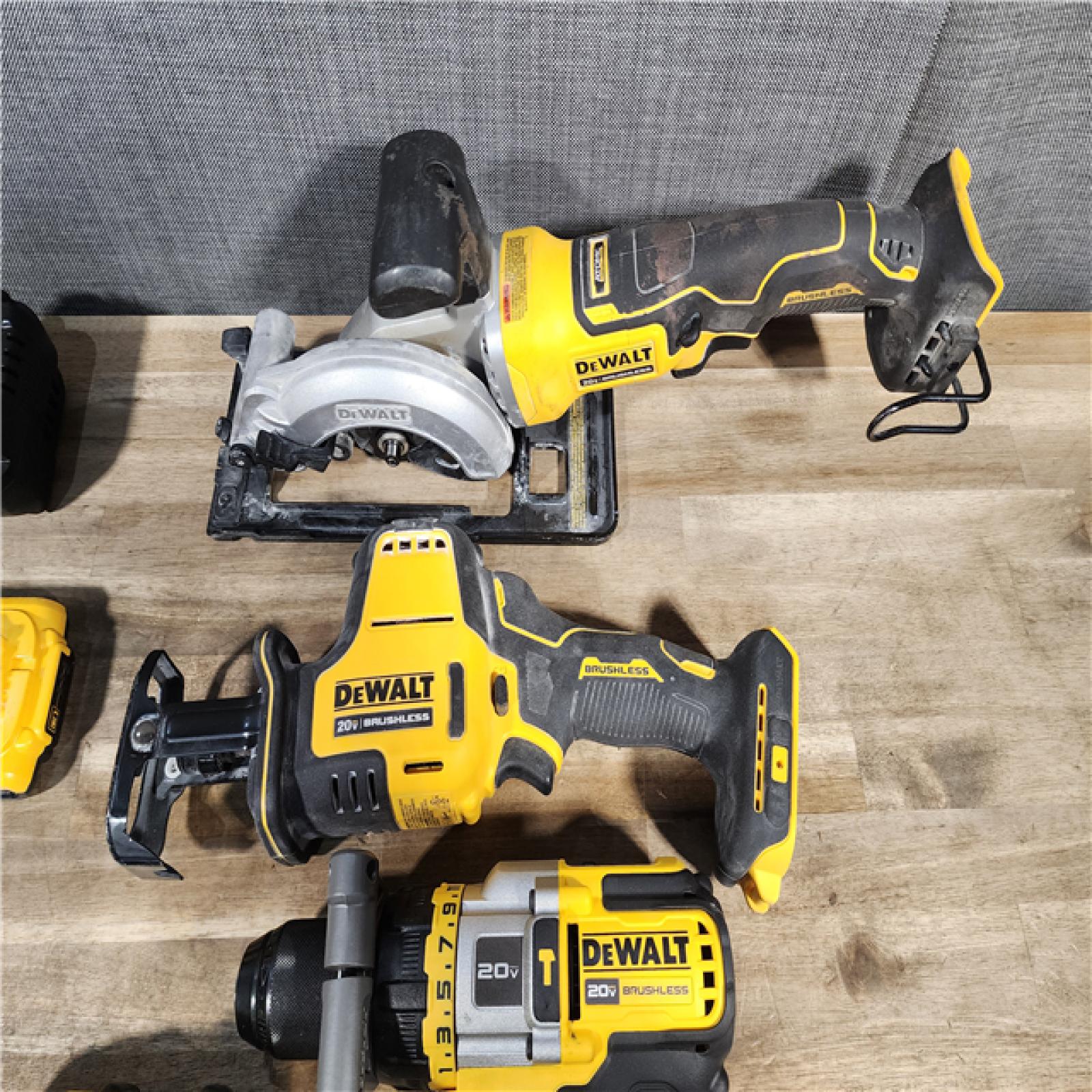 HOUSTON LOCATION - AS-IS DEWALT 4 TOOL COMBO KIT W/ (2) BATTERY & CHARGER
