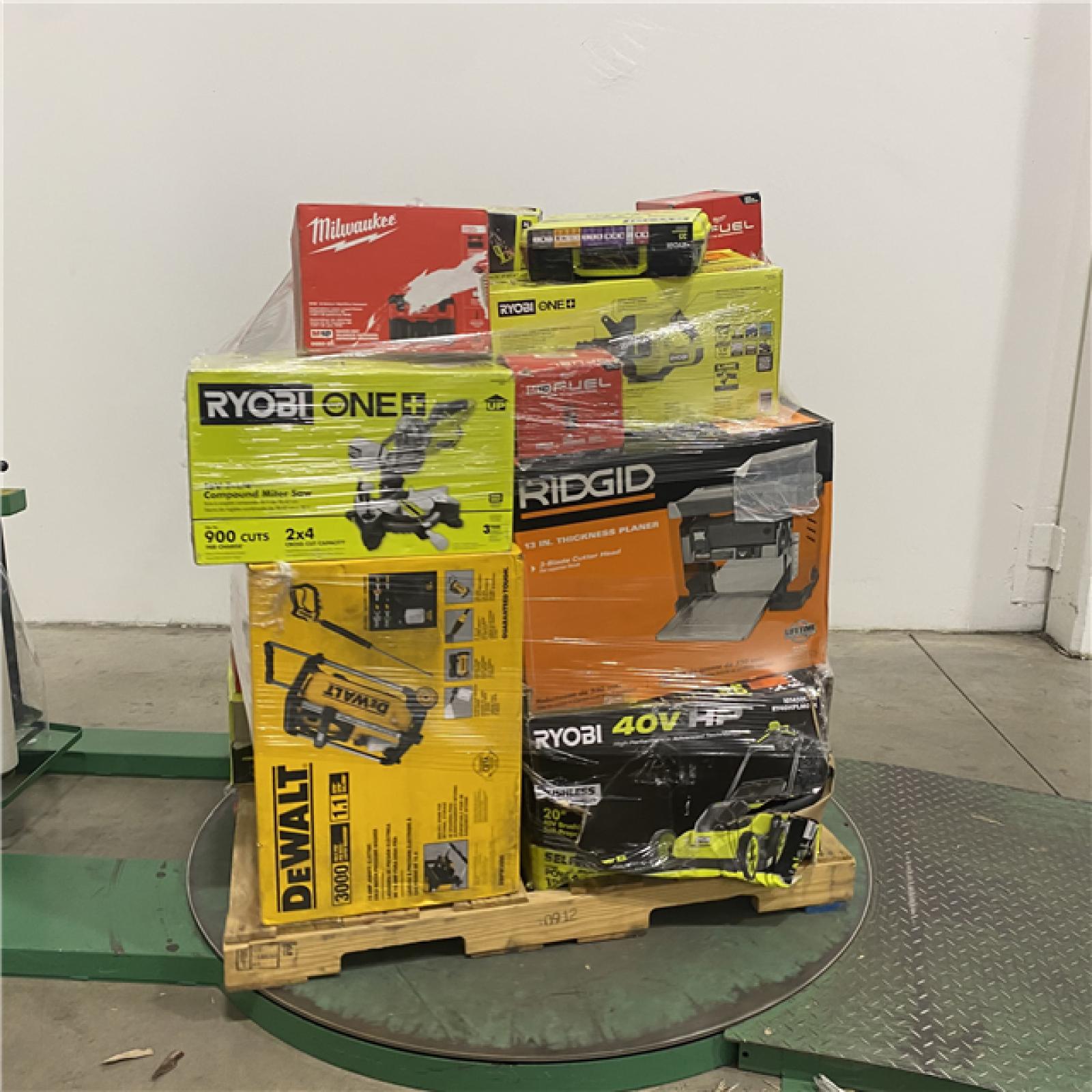 Dallas Location - As-Is Tool Pallet