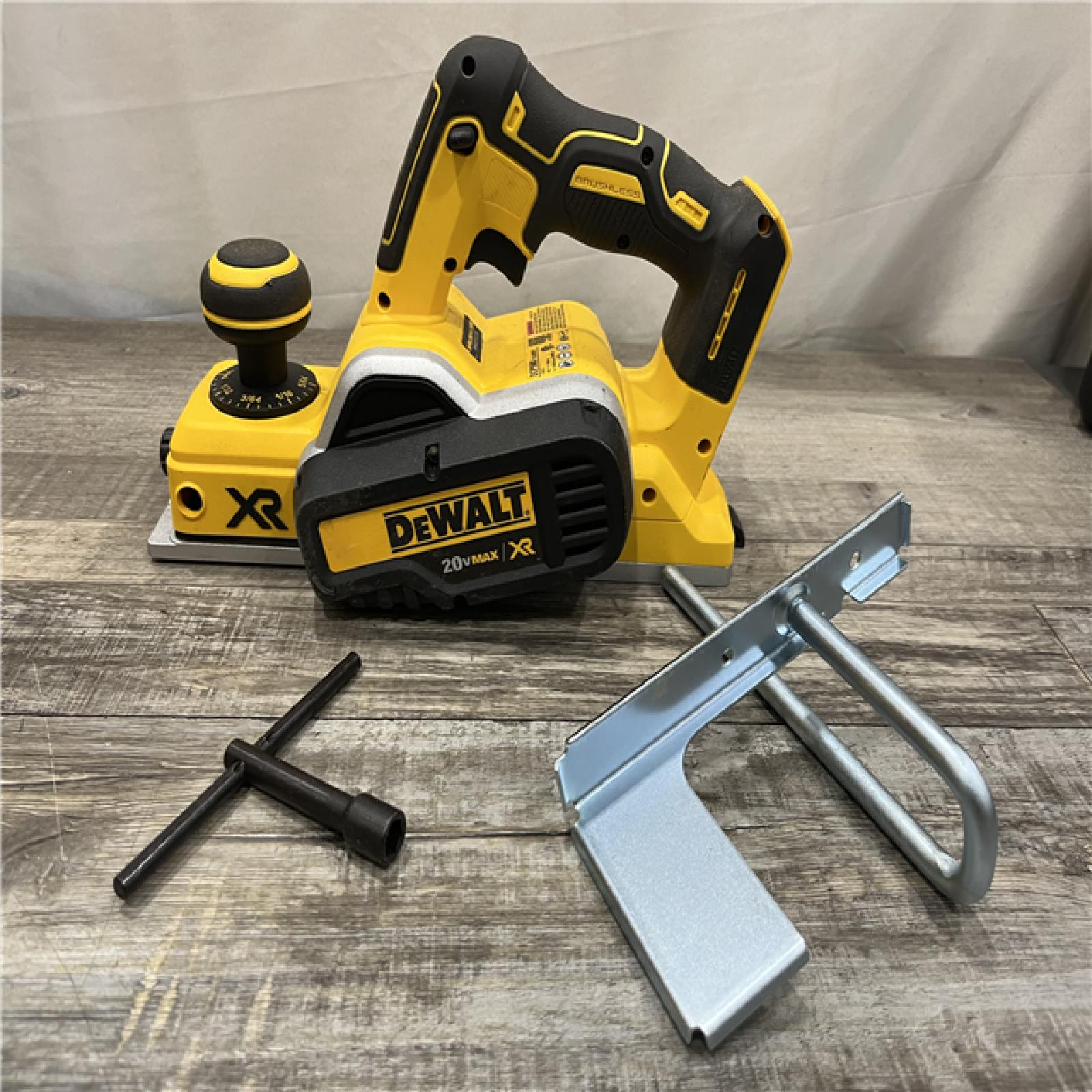 AS-IS DEWALT 20V MAX XR Cordless Brushless 3-1/4 in. Planer (Tool Only)