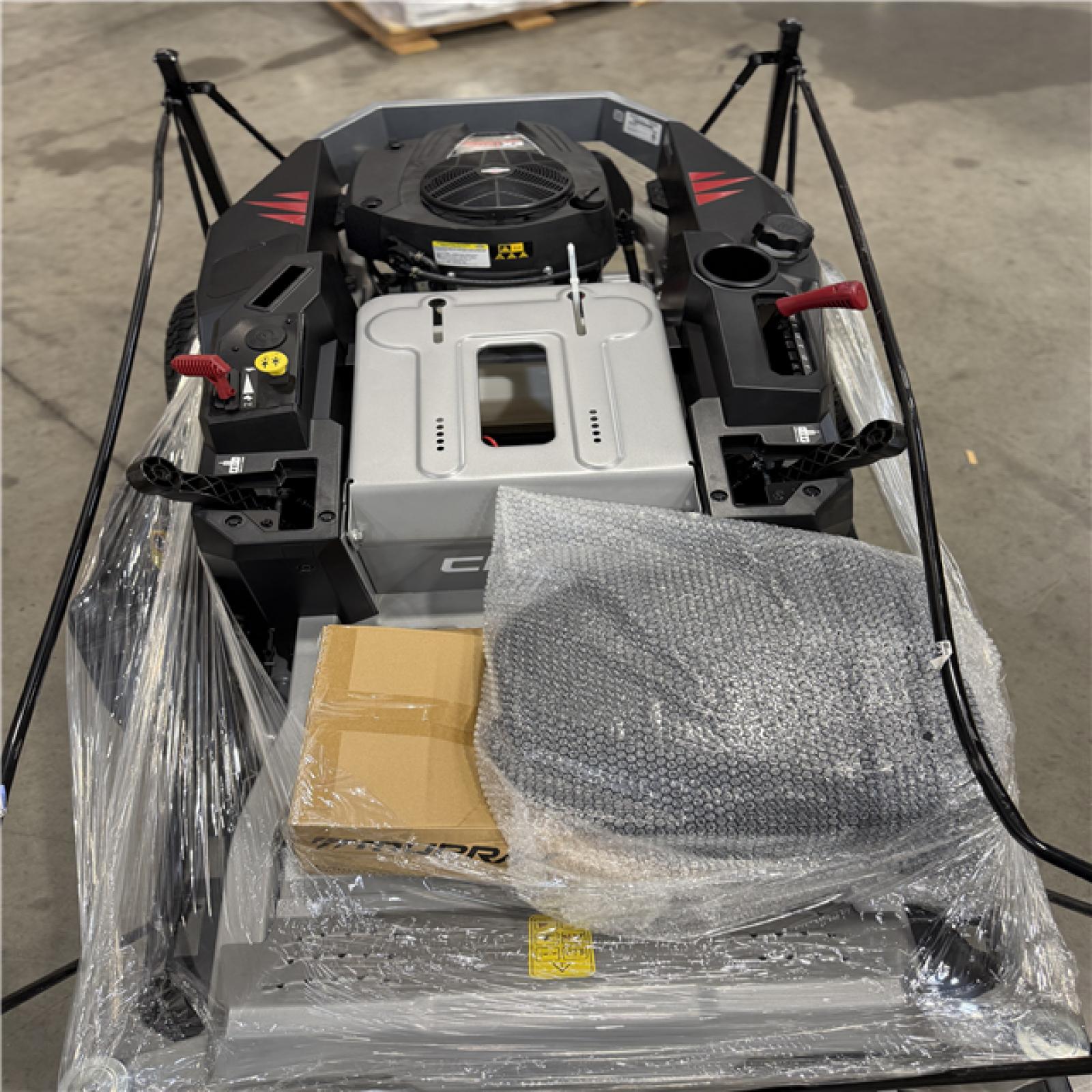 DALLAS LOCATION- AS-IS Murray Cruz 42 in. 19.0 HP 540cc Gas Zero Turn Mower