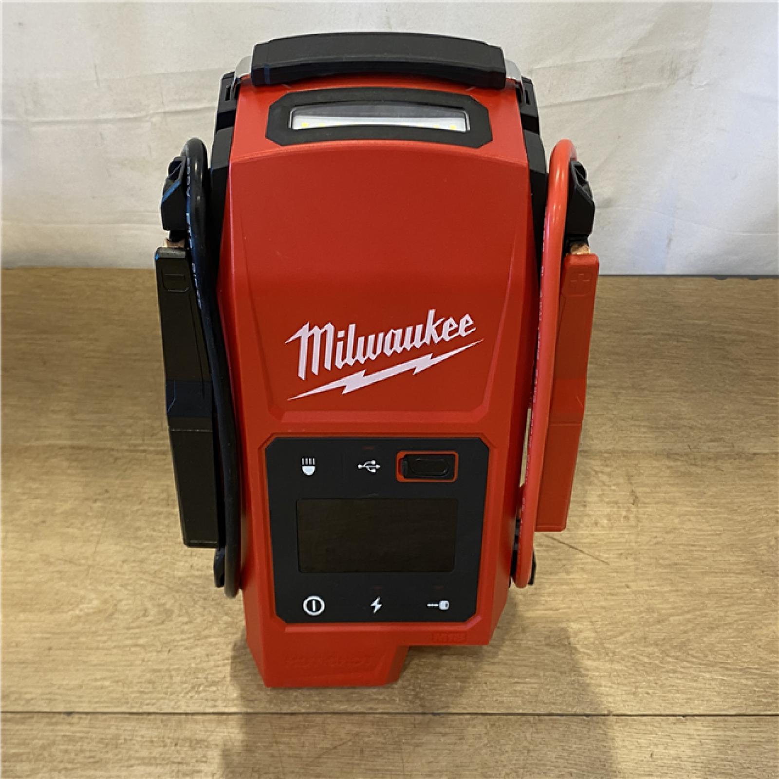 AS-IS Milwaukee 18V Lithium-Ion Cordless 2000 Peak Amp HOTSHOT Jump Starter (Tool-Only)