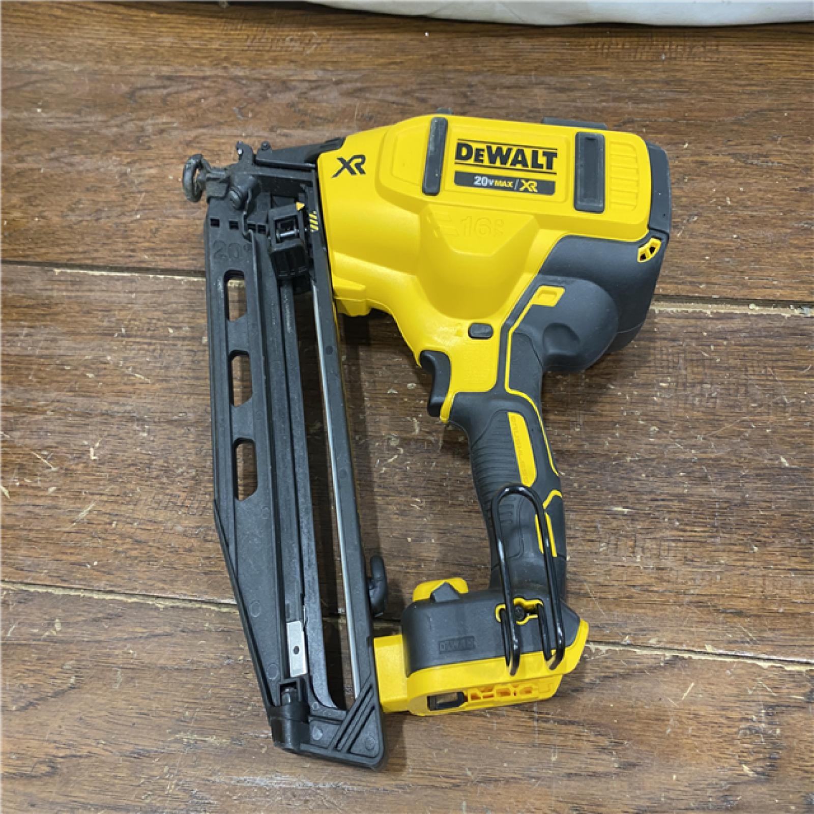 AS-IS DeWalt DCN660D1 20V 16 Gauge Cordless Angled Finish Nailer Kit W/ 2Ah Battery