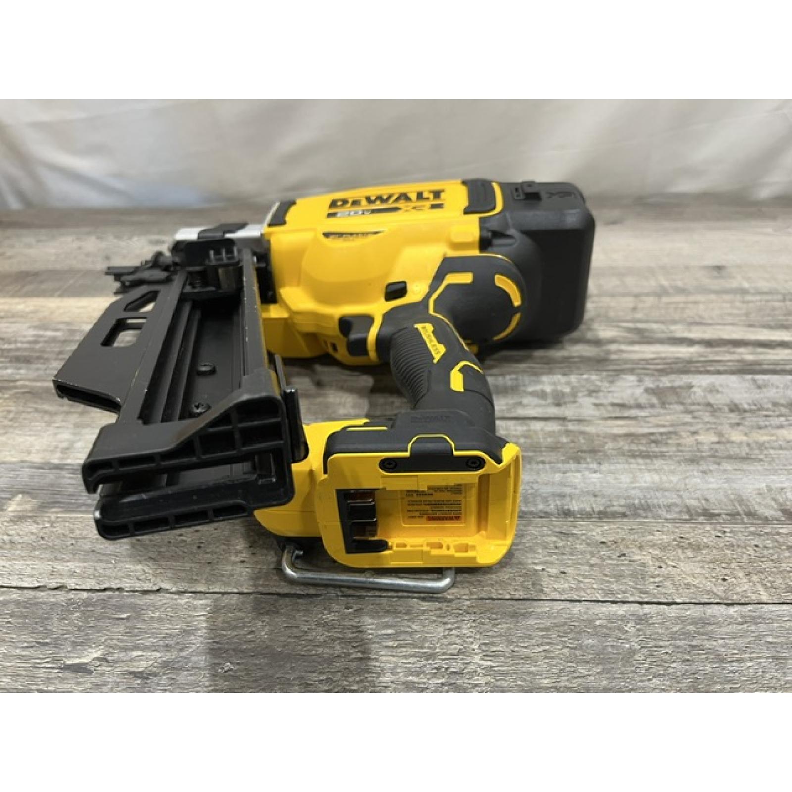 AS-IS DEWALT 20-Volt 21° Cordless Framing Nailer (Tool-Only)