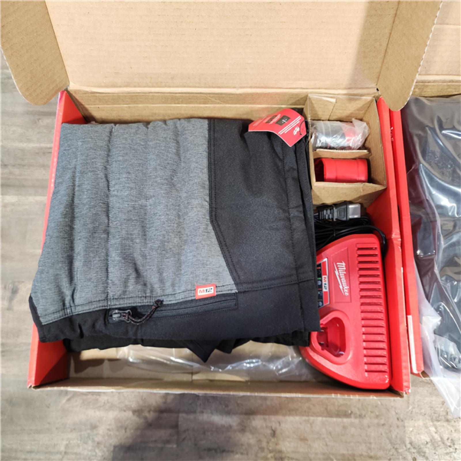 HOUSTON LOCATION - AS-IS MILWAUKEE M12 (2) HEATED CLOTHING KIT