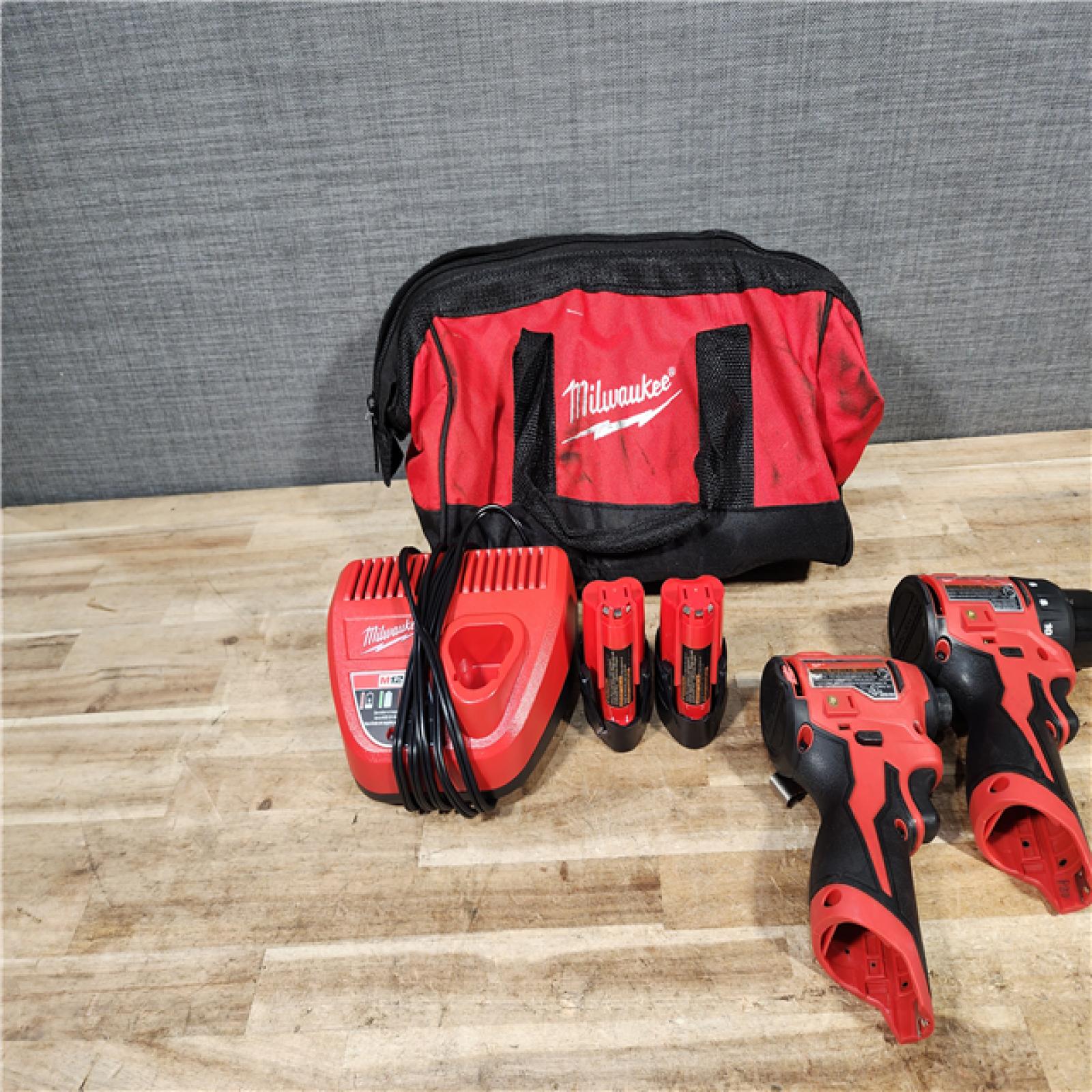 HOUSTON LOCATION - AS - IS Milwaukee 2 Tool Combo Kit W/ (2) Battery & Charger