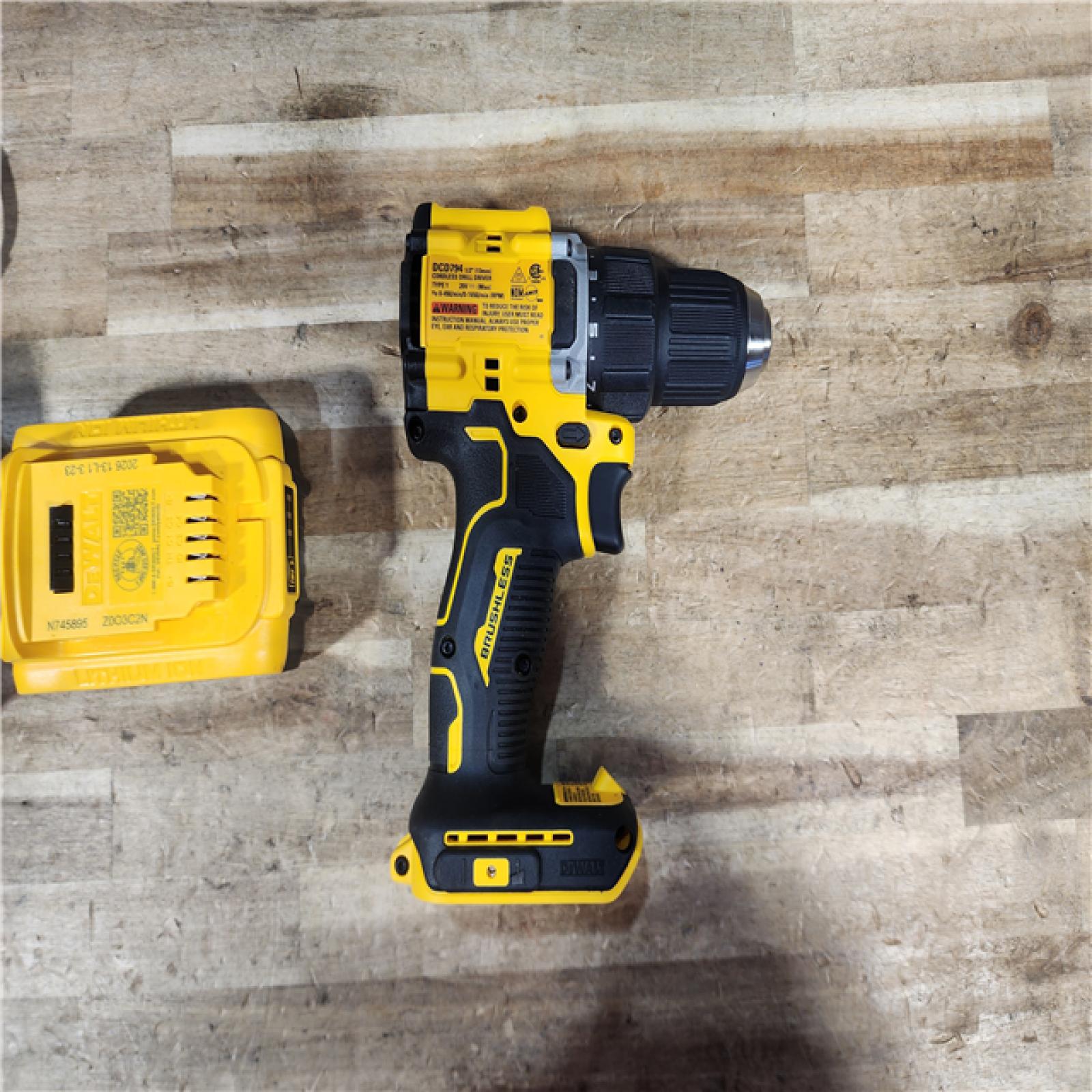 HOUSTON LOCATION - AS - IS DEWALT Atomic 20V Lithium-Ion Cordless Compact 1/2 in. Drill/Driver Kit