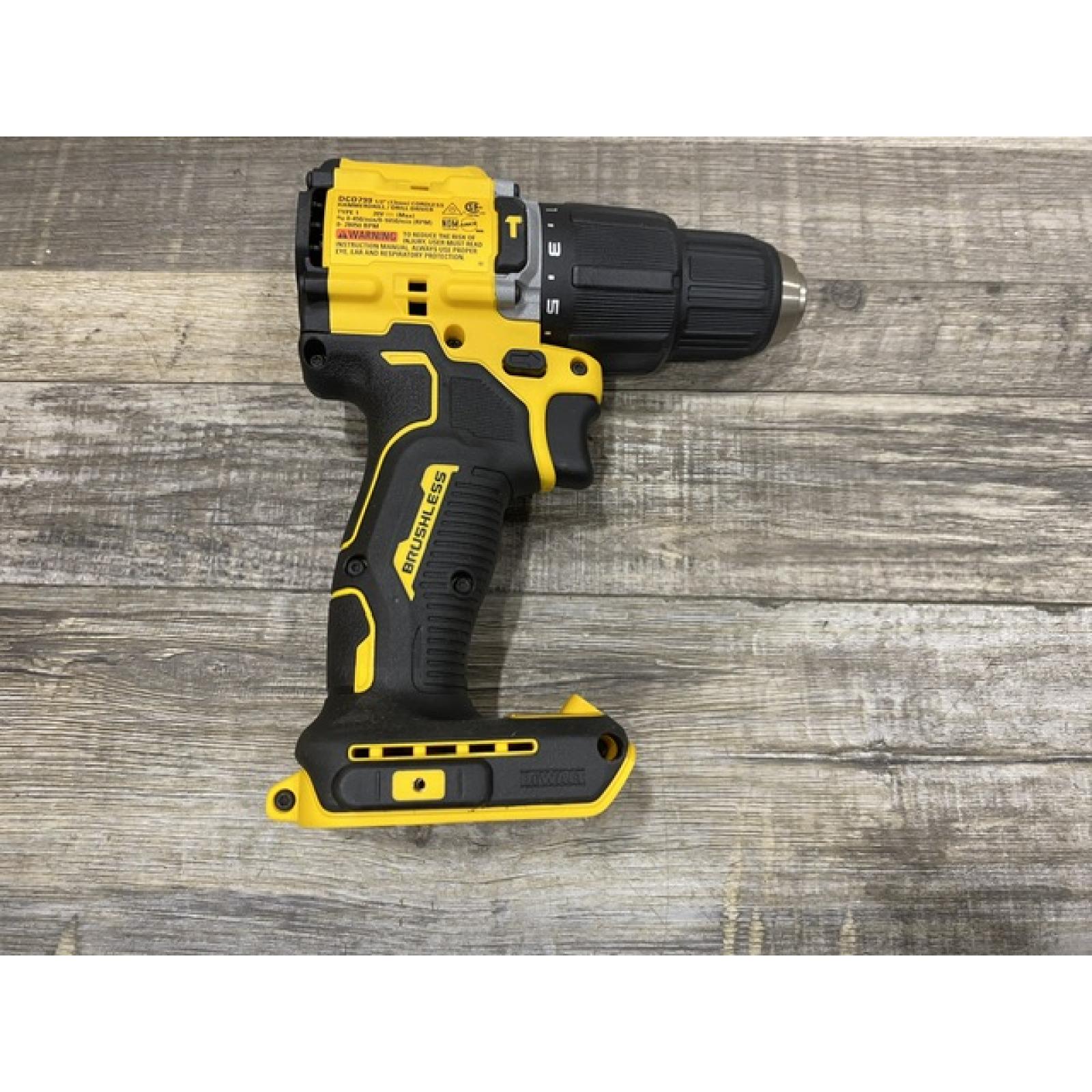 AS-IS DEWALT ATOMIC 20V Cordless 1/2 in. Compact Hammer Drill Kit