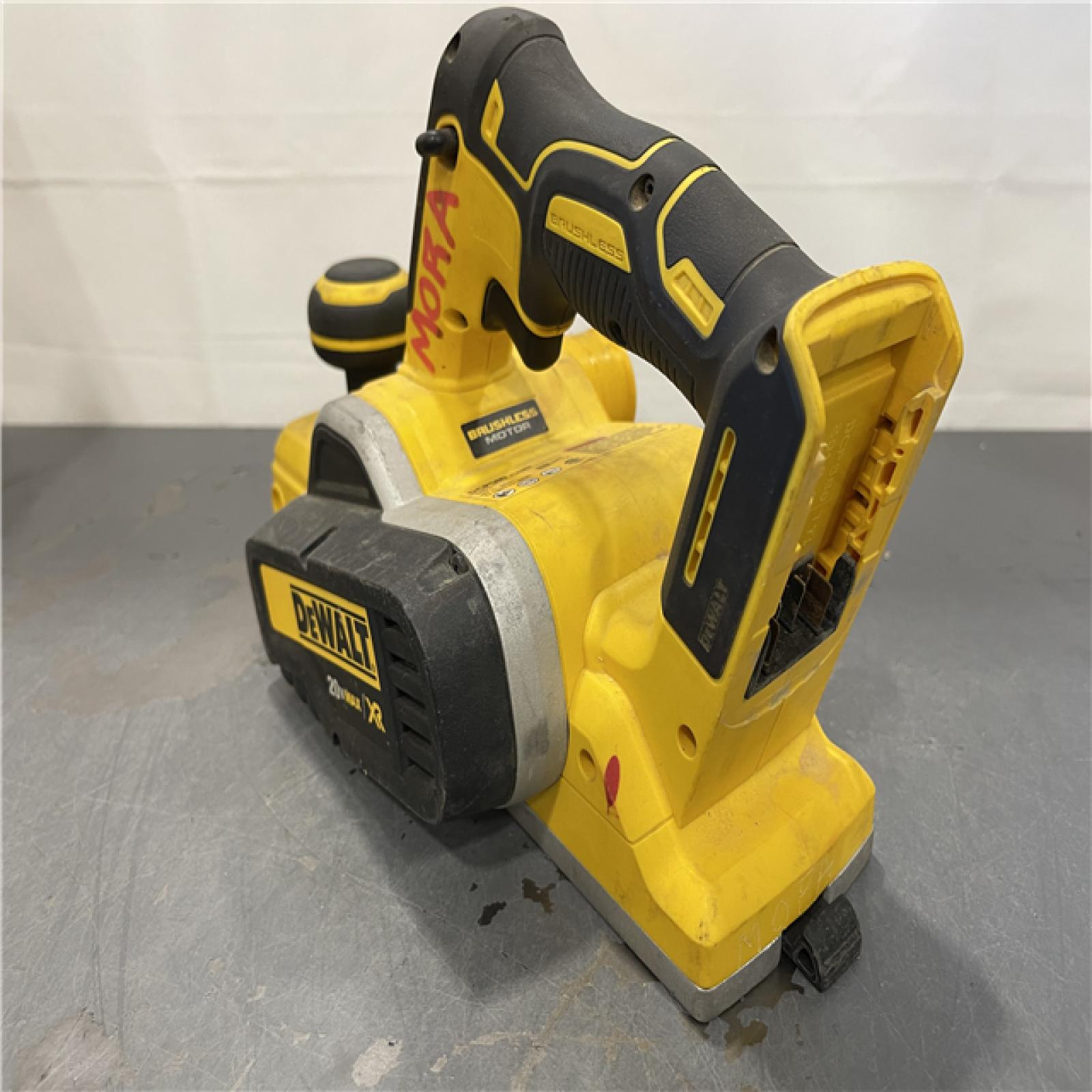 AS-IS - DEWALT 20V MAX XR Cordless Brushless 3-1/4 in. Planer