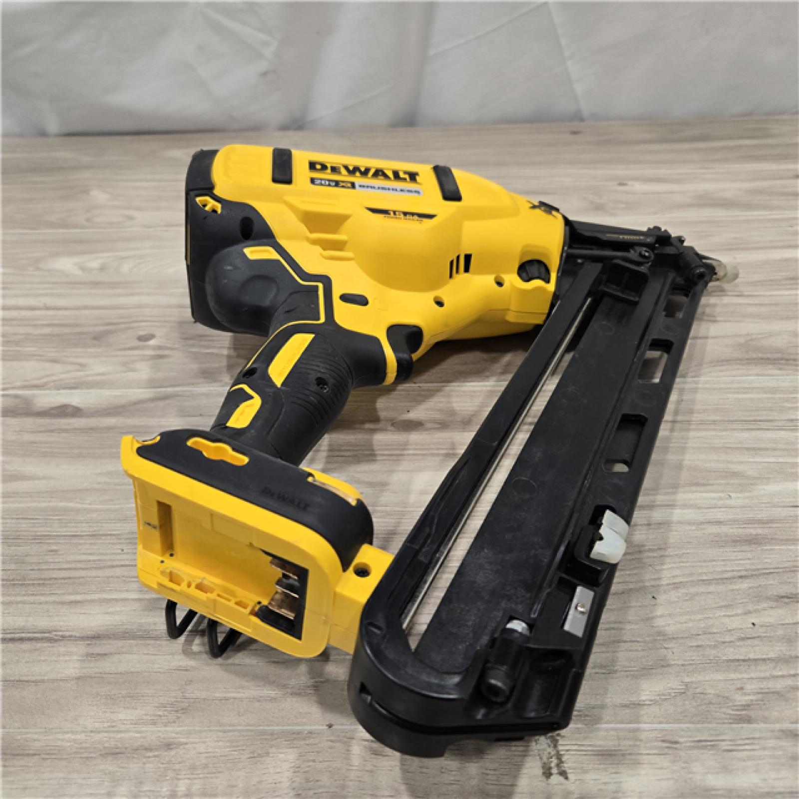 AS-IS DeWalt 20V MAX XR Cordless 18-Gauge Brad Nailer (Tool Only)