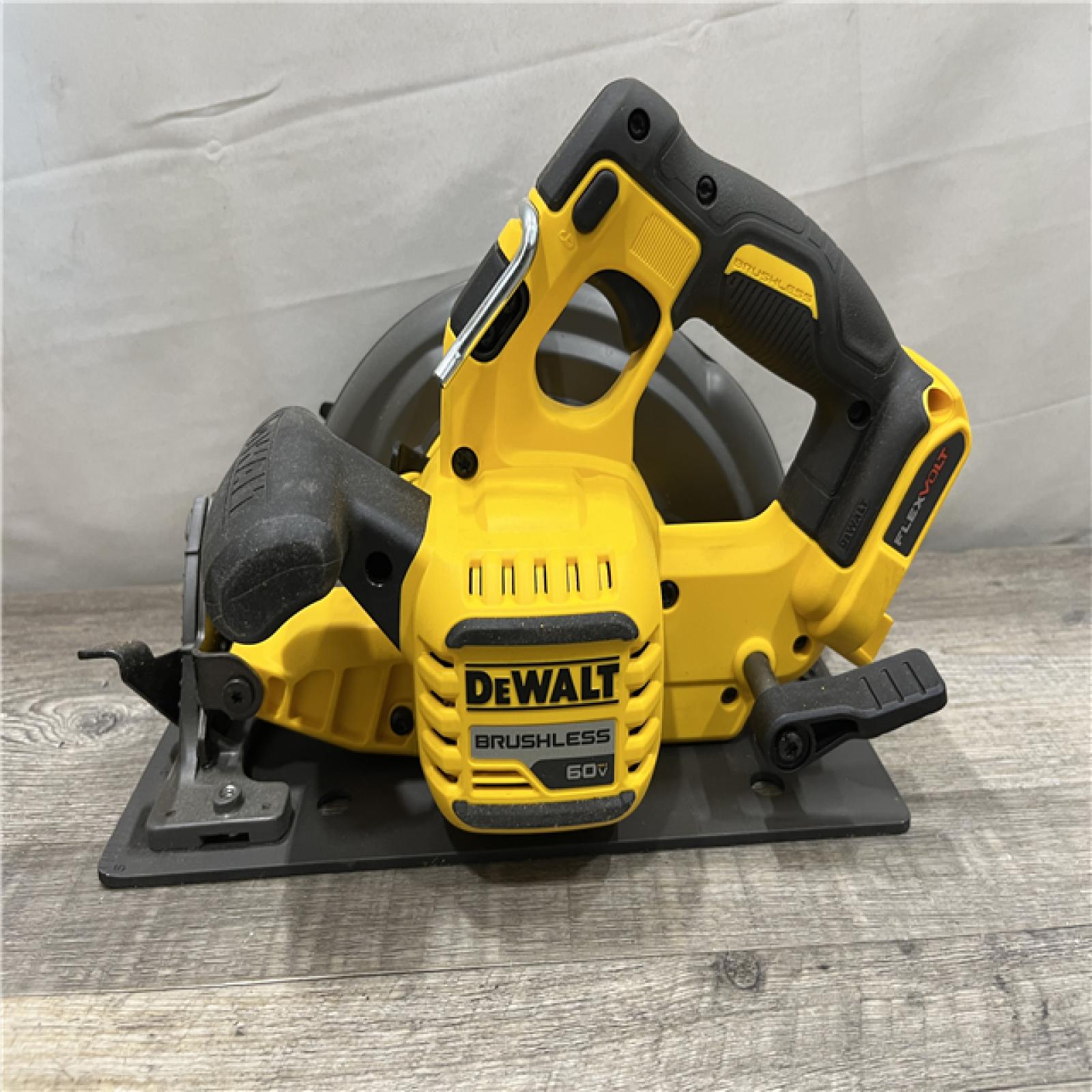 AS-IS DEWALT FLEXVOLT 60V MAX Cordless Brushless 7-1/4 in. Circular Saw with Brake (Tool Only)