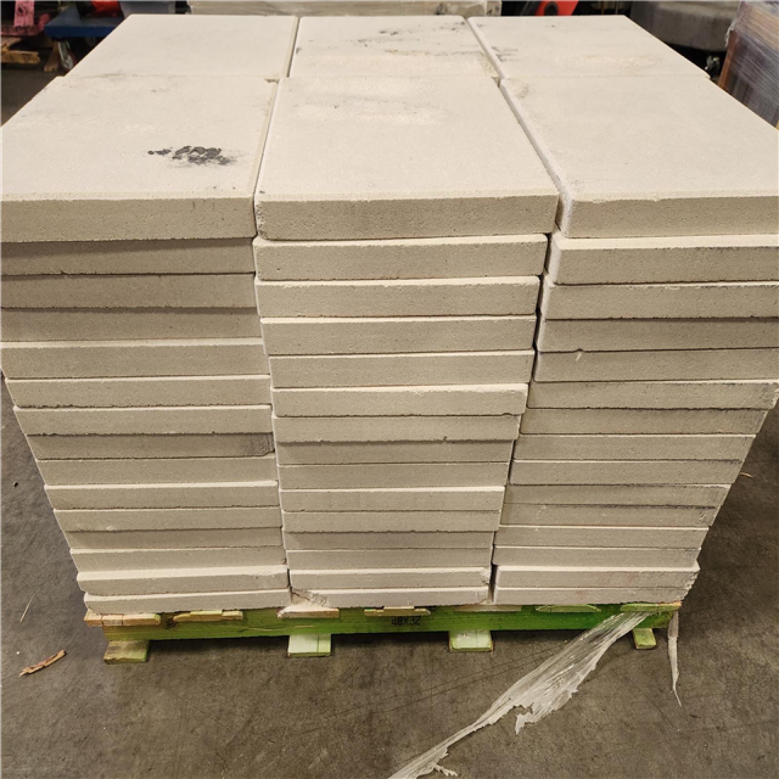 Phoenix AS-IS Oldcastle 15.75 in. x 15.75 in. x 1.75 in. White Concrete Step Stone (90- Piece Pallet)