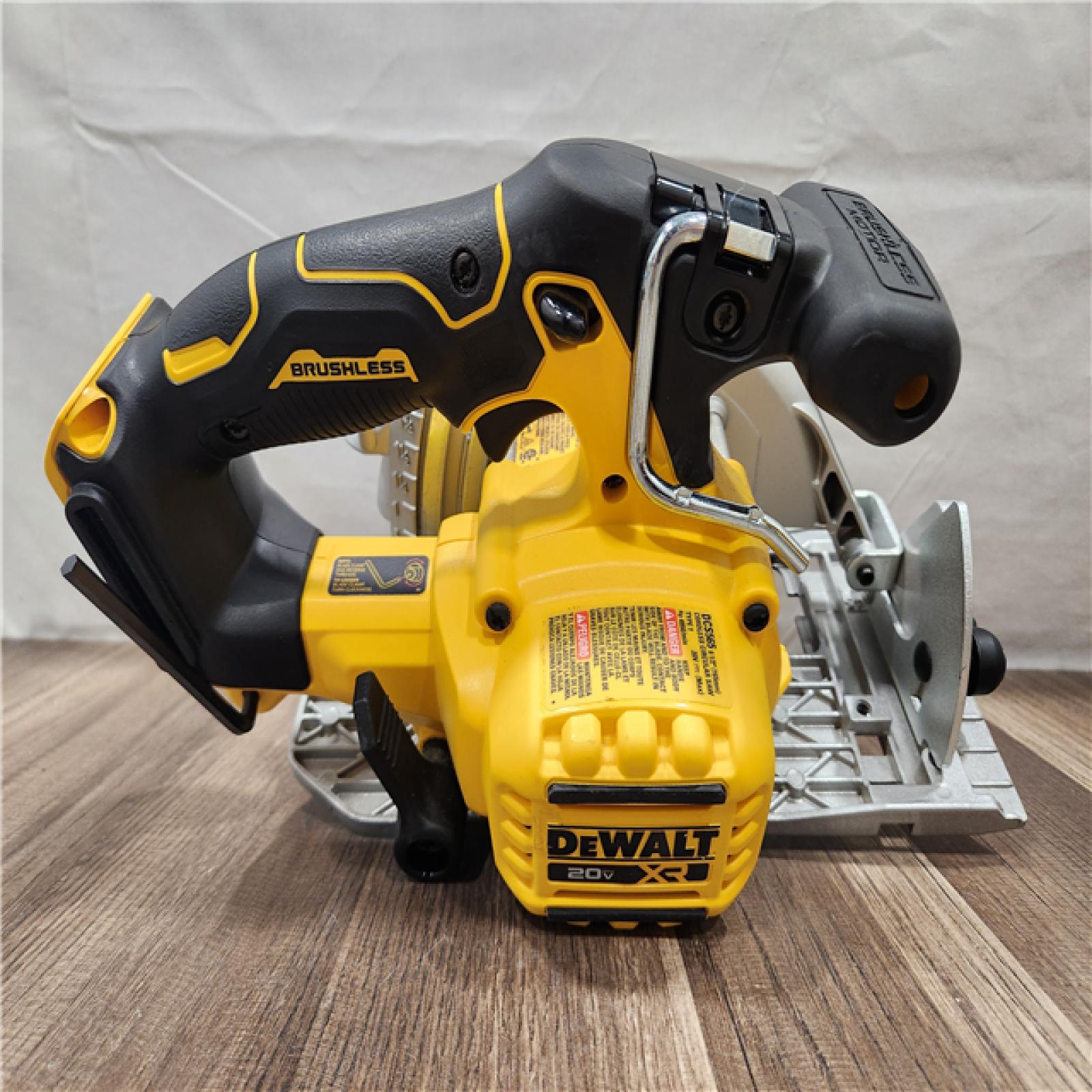 AS-IS- DeWALT 20V Max Brushless 6.5 Cordless Circular Saw (TOOL ONLY)