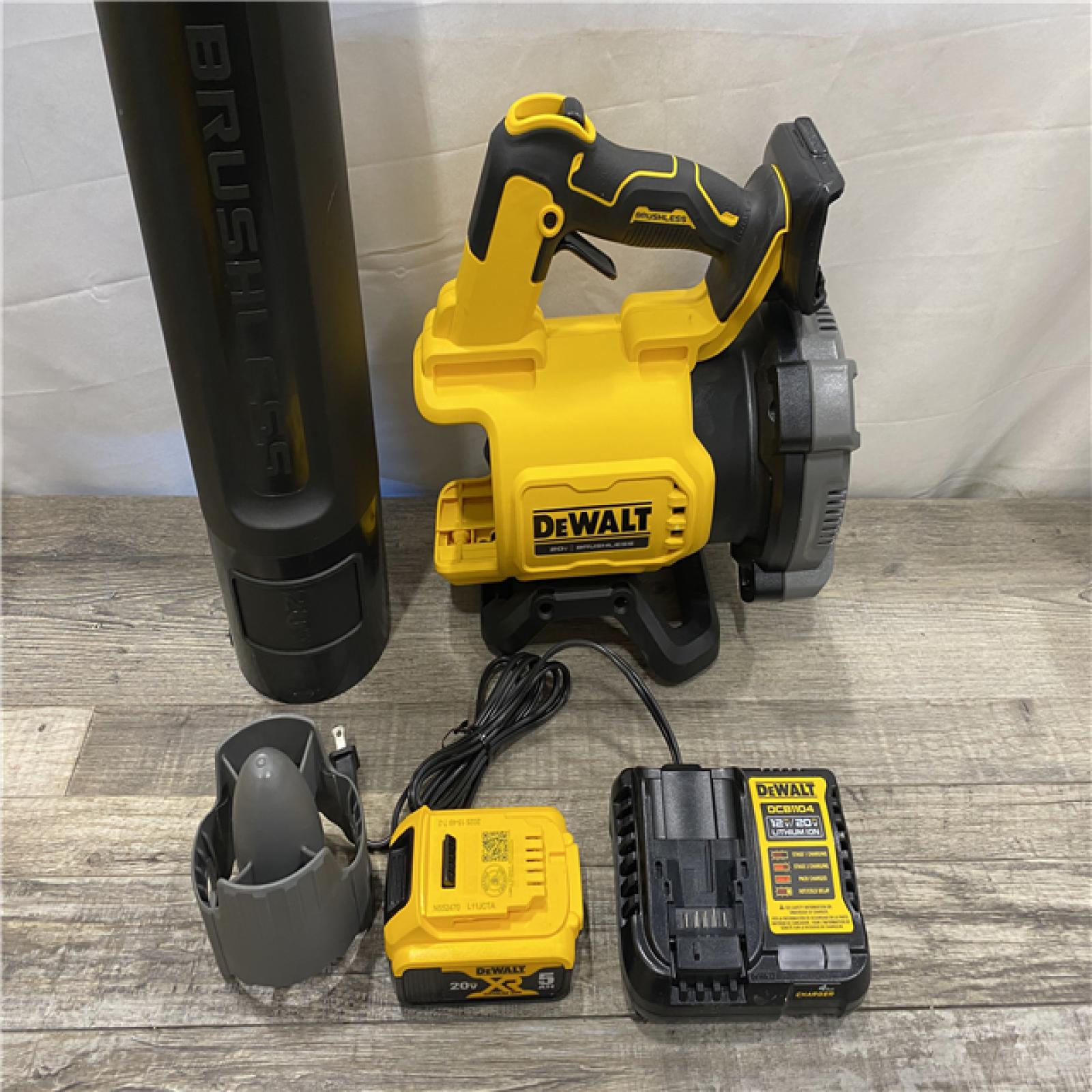 AS-IS DEWALT 20V MAX* XR Brushless Cordless Handheld Blower Kit