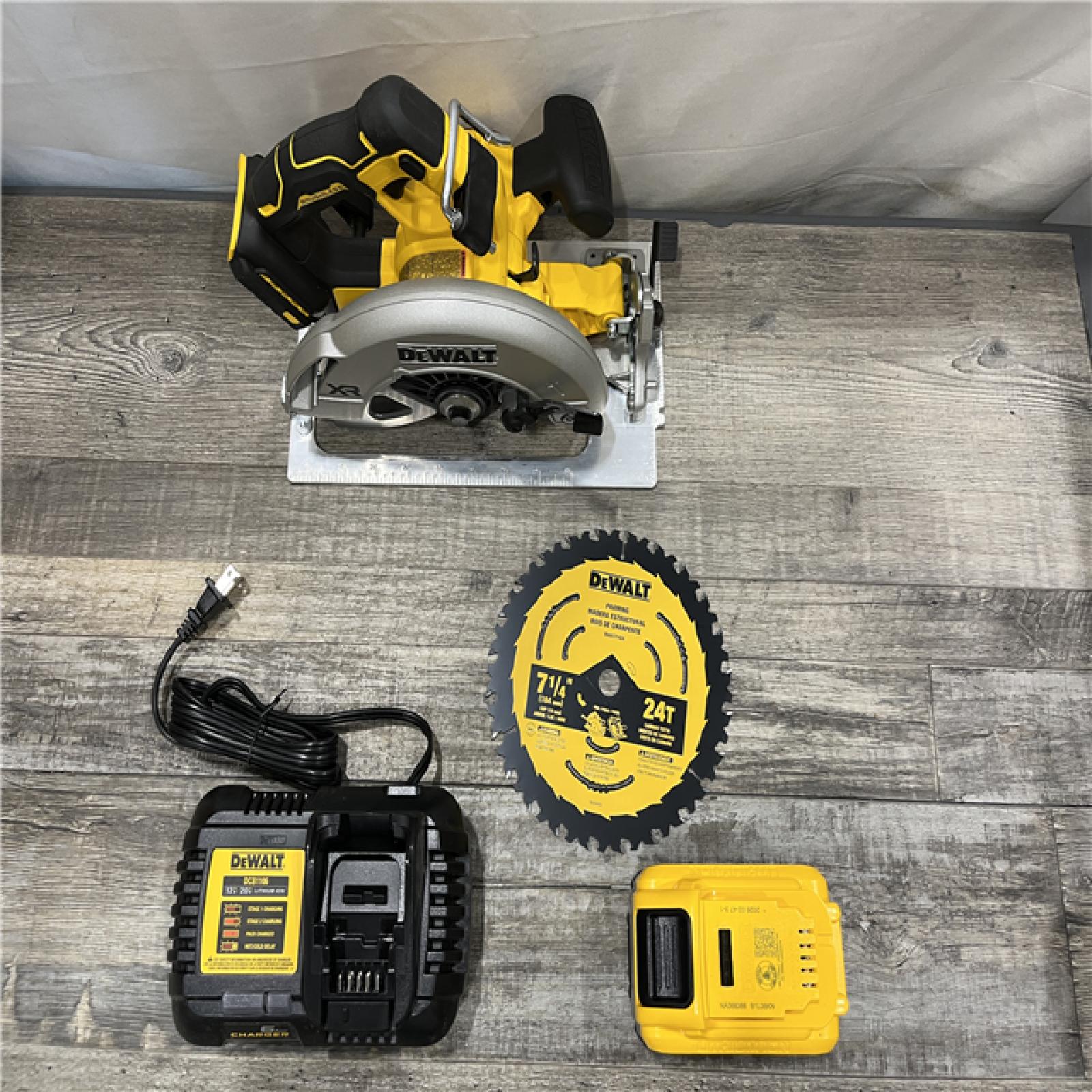 AS-IS DEWALT 20V MAX Lithium-Ion 7-1/4 in. Cordless Circular Saw Kit