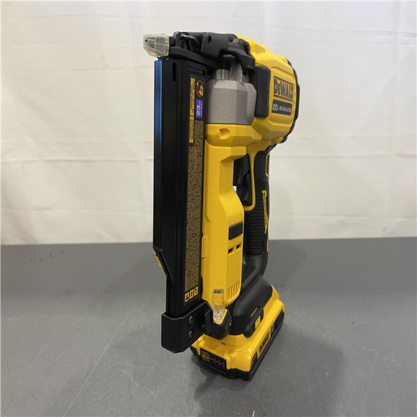 AS-IS - DeWalt ATOMIC 20V MAX Lithium Ion Cordless 23 Gauge Pin Nailer Kit