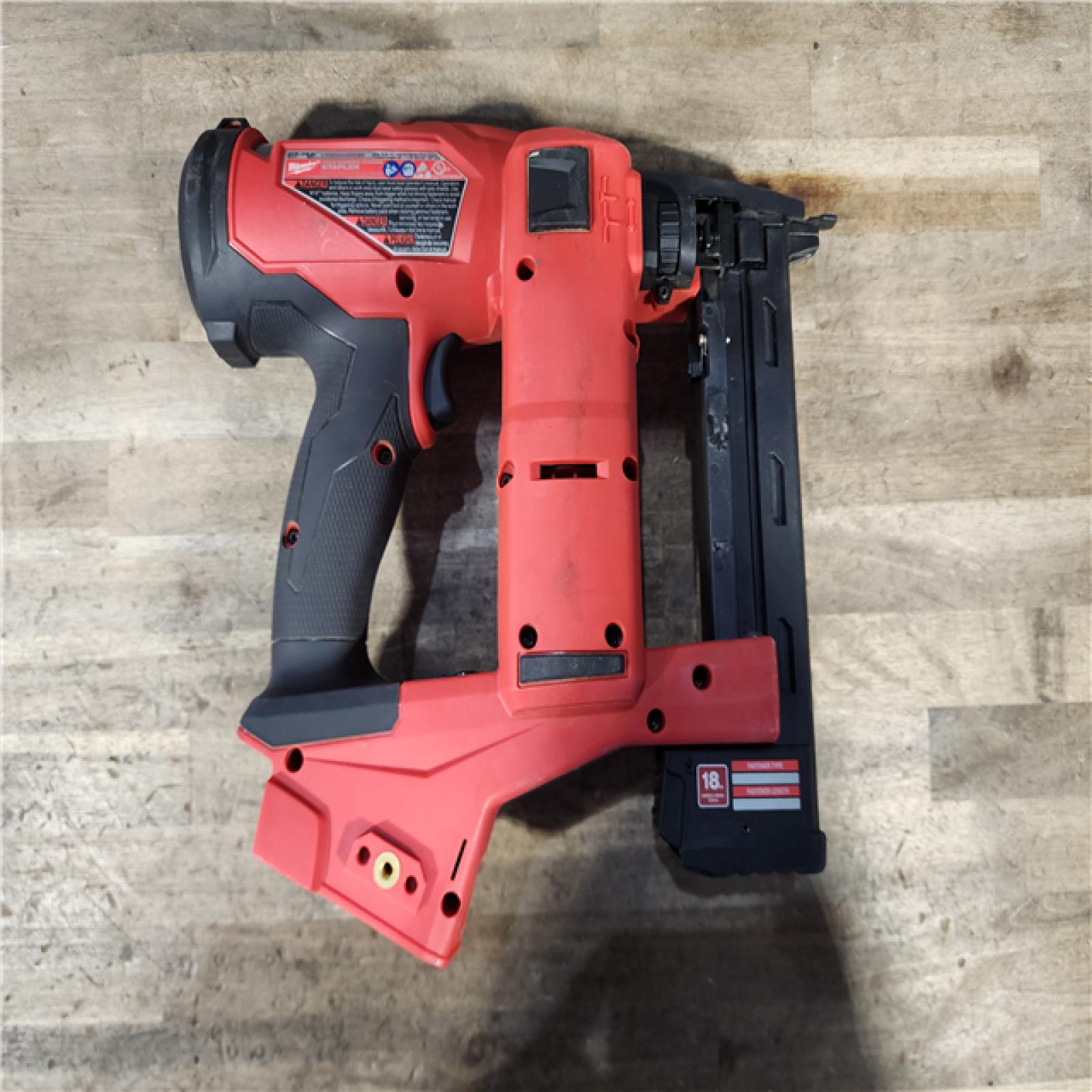 HOUSTON LOCATION - AS-IS MILWAUKEE FUEL 18V Cordless 18-Gauge 1/4 in. Narrow Crown Stapler (Tool-Only)