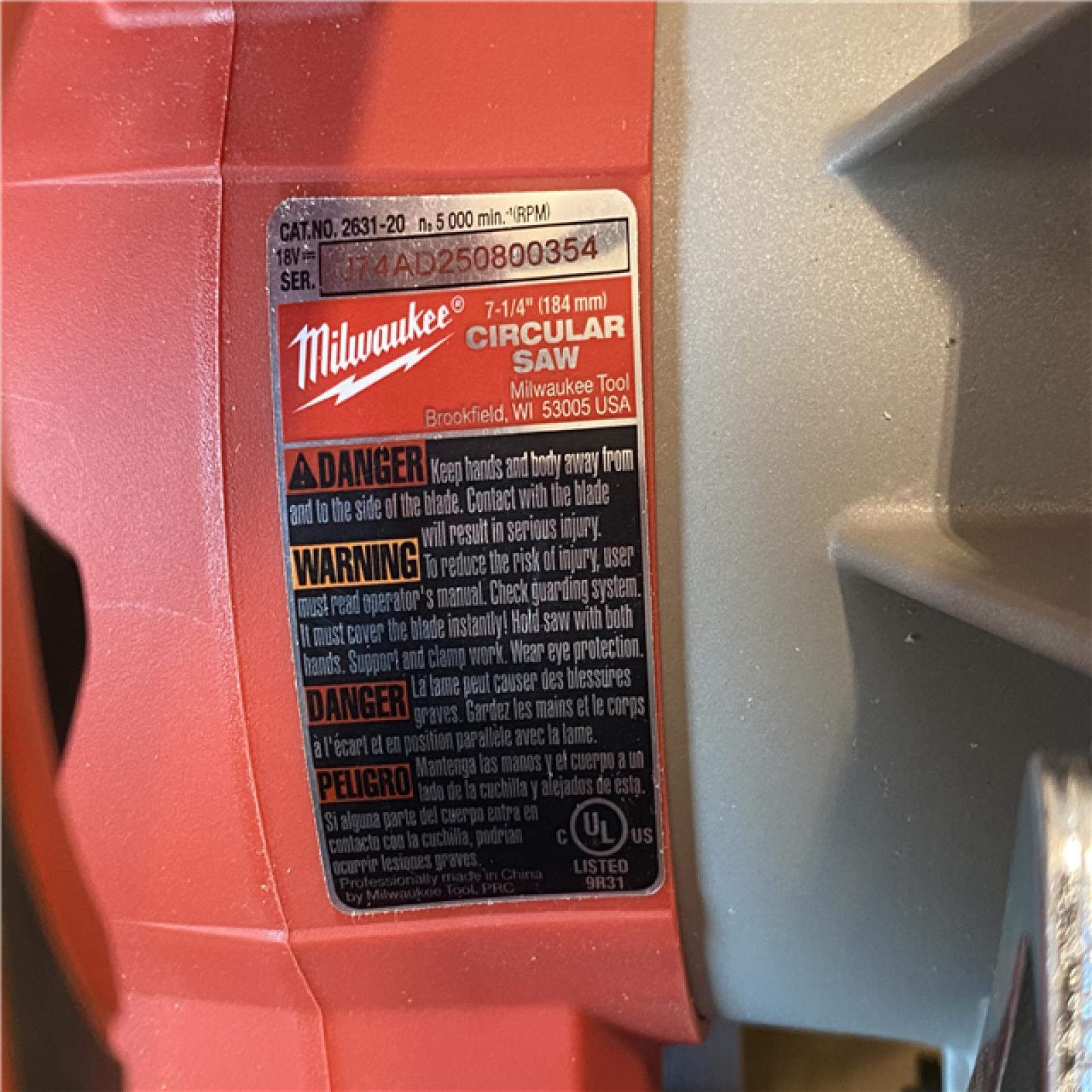 AS-IS Milwaukee 18V Lithium-Ion Brushless Cordless 7-1/4 in. Circular Saw (Tool-Only)