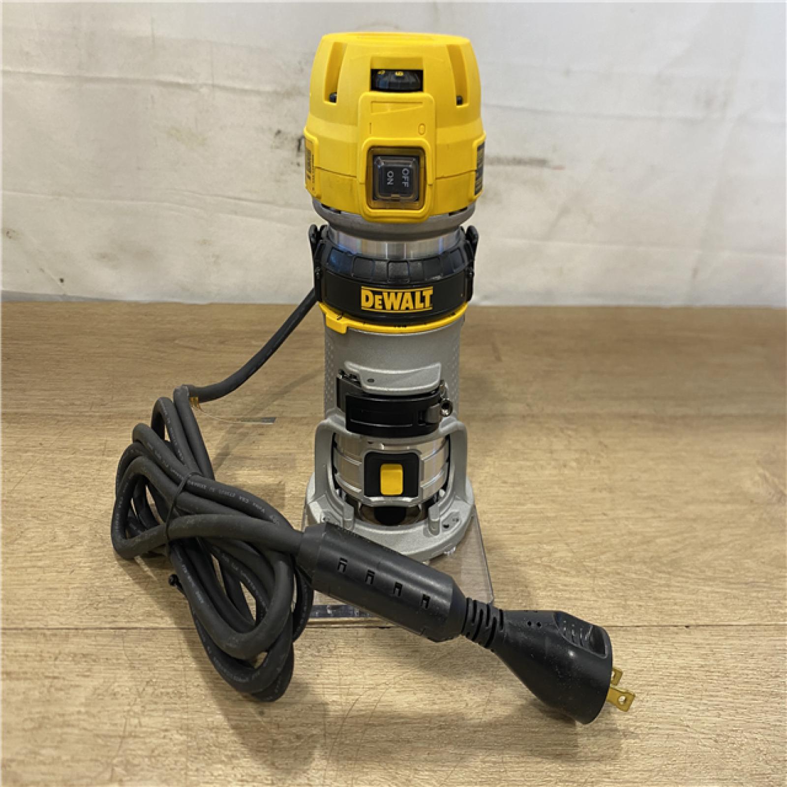 AS-IS DEWALT 7 Amp Corded 1-1/4 HP Max Torque Variable Speed Compact Router with LEDs