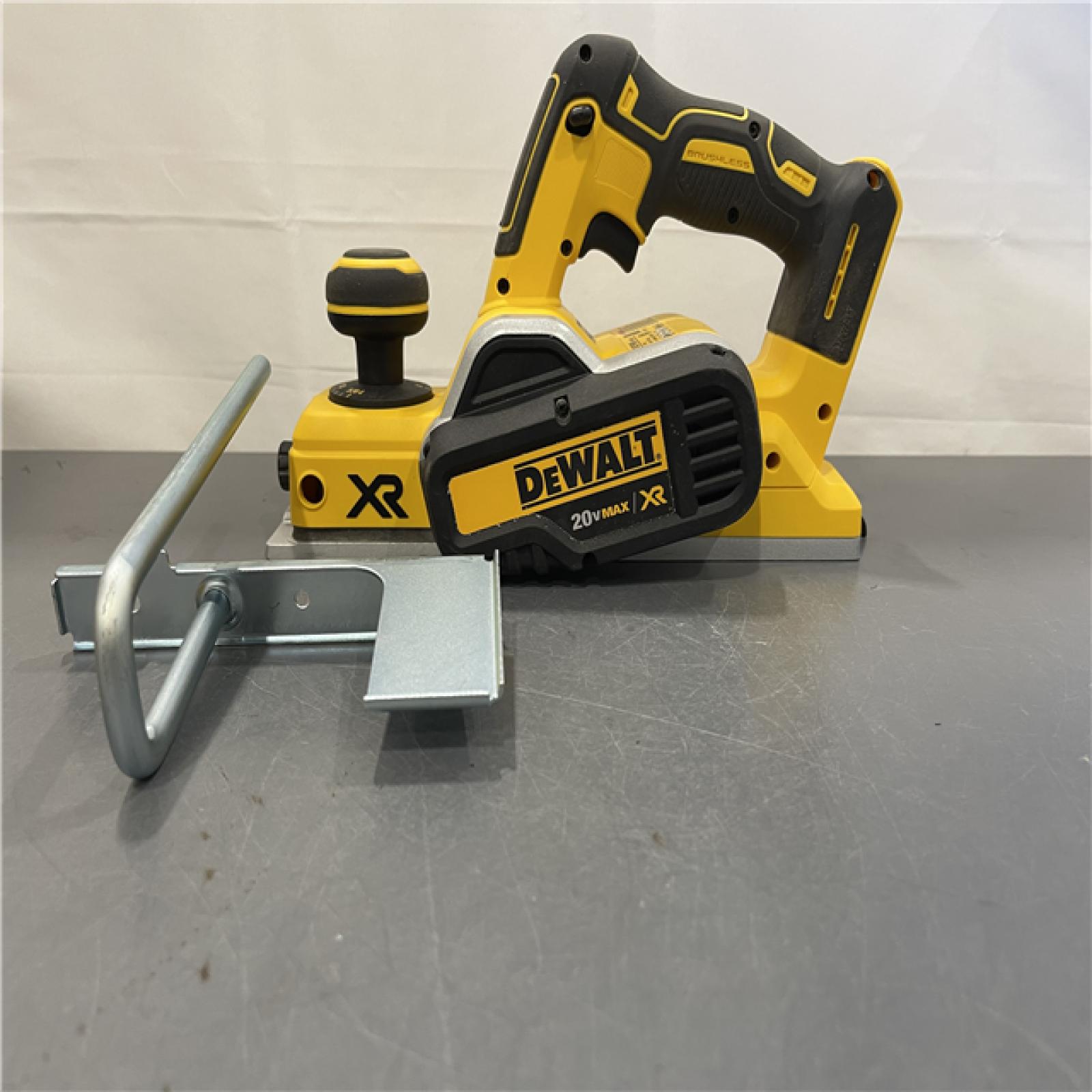 AS-IS - DEWALT 20V MAX Lithium Ion Brushless Planer