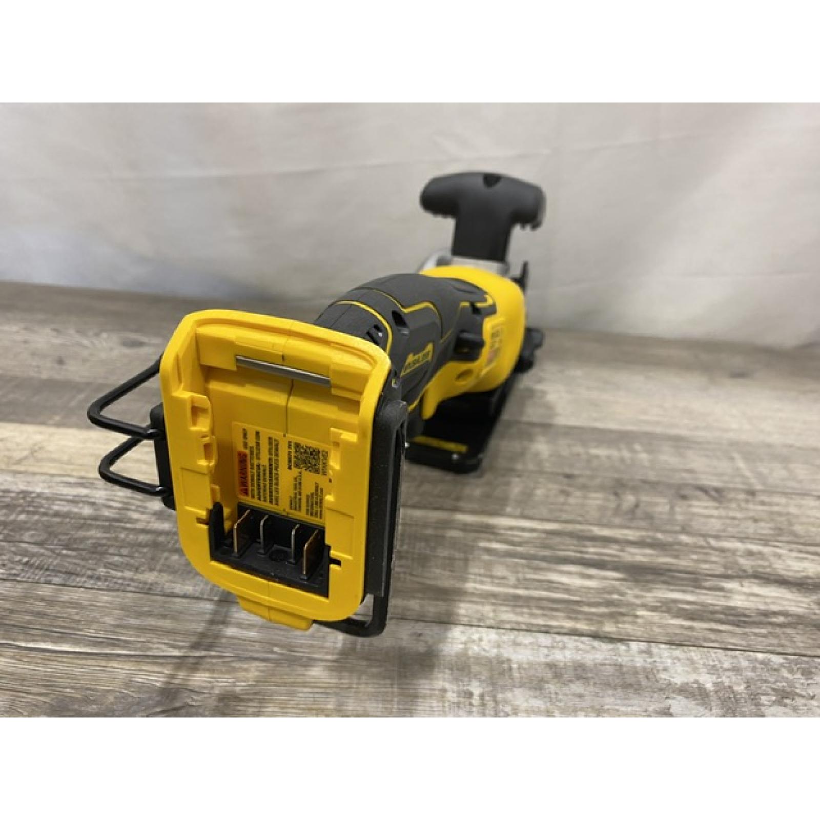 AS-IS DEWALT ATOMIC 20V MAX Cordless Brushless 4-1/2 in. Circular Saw (Tool Only)
