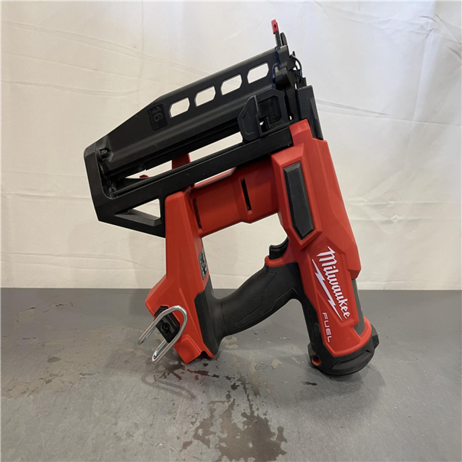 AS-IS - MILWAUKEE M18 FUEL 18-Volt Lithium-Ion Brushless Cordless Gen ll 16-Gauge Straight Finish Nailer