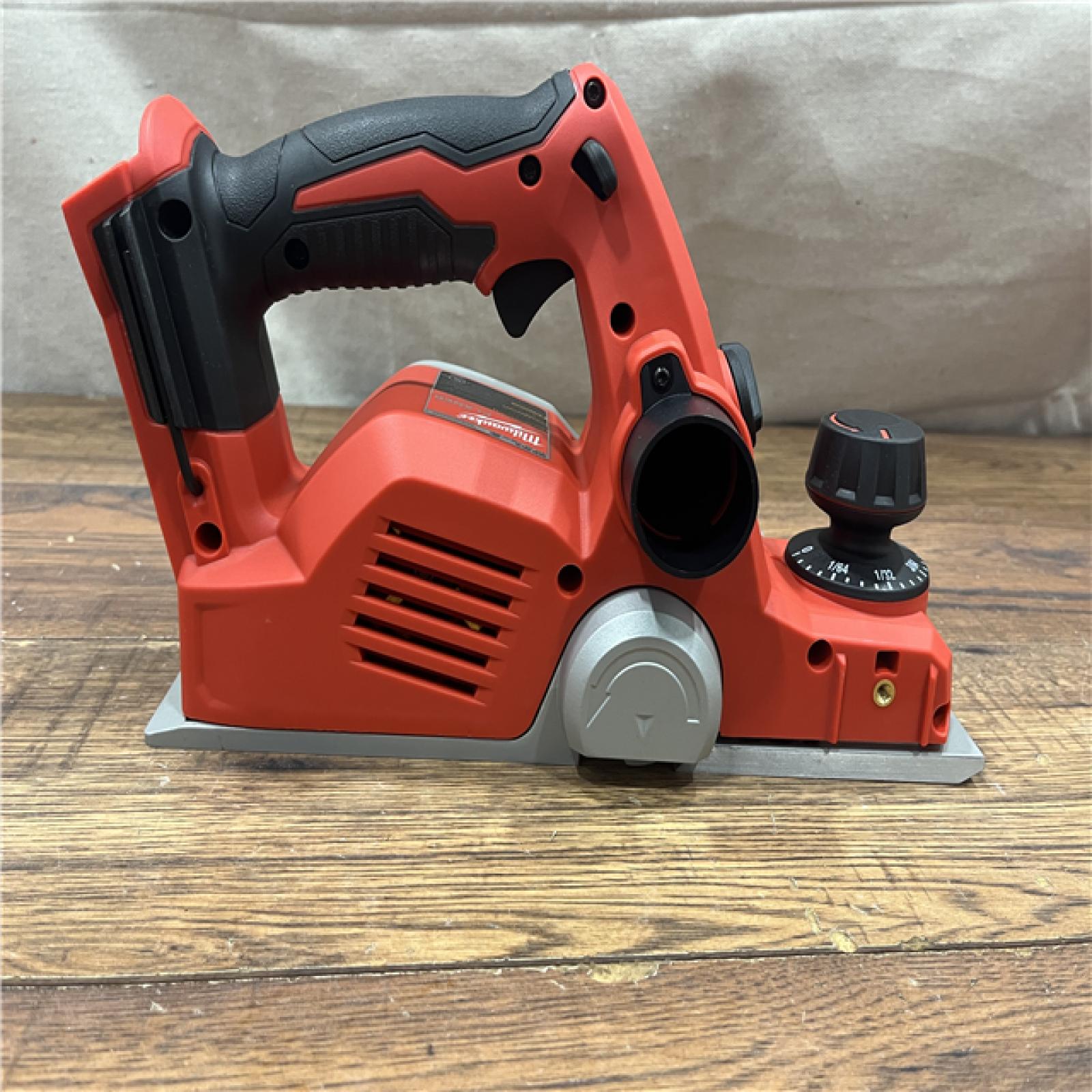 AS-IS Milwaukee M18 18-Volt Lithium-Ion Cordless 3-1/4 in. Planer (Tool-Only)