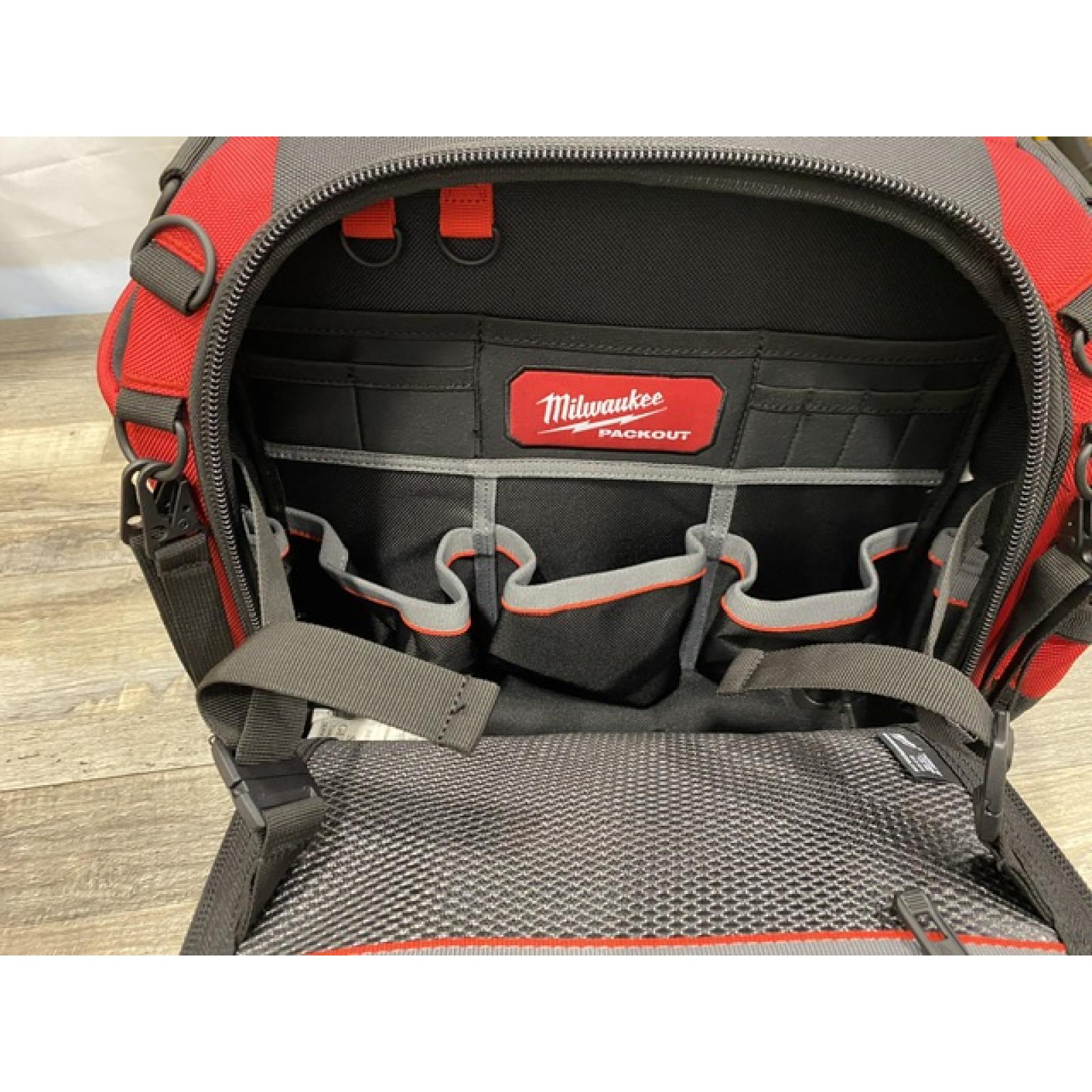 NEW - Milwaukee PACKOUT 15 in. Structured Tool Bag