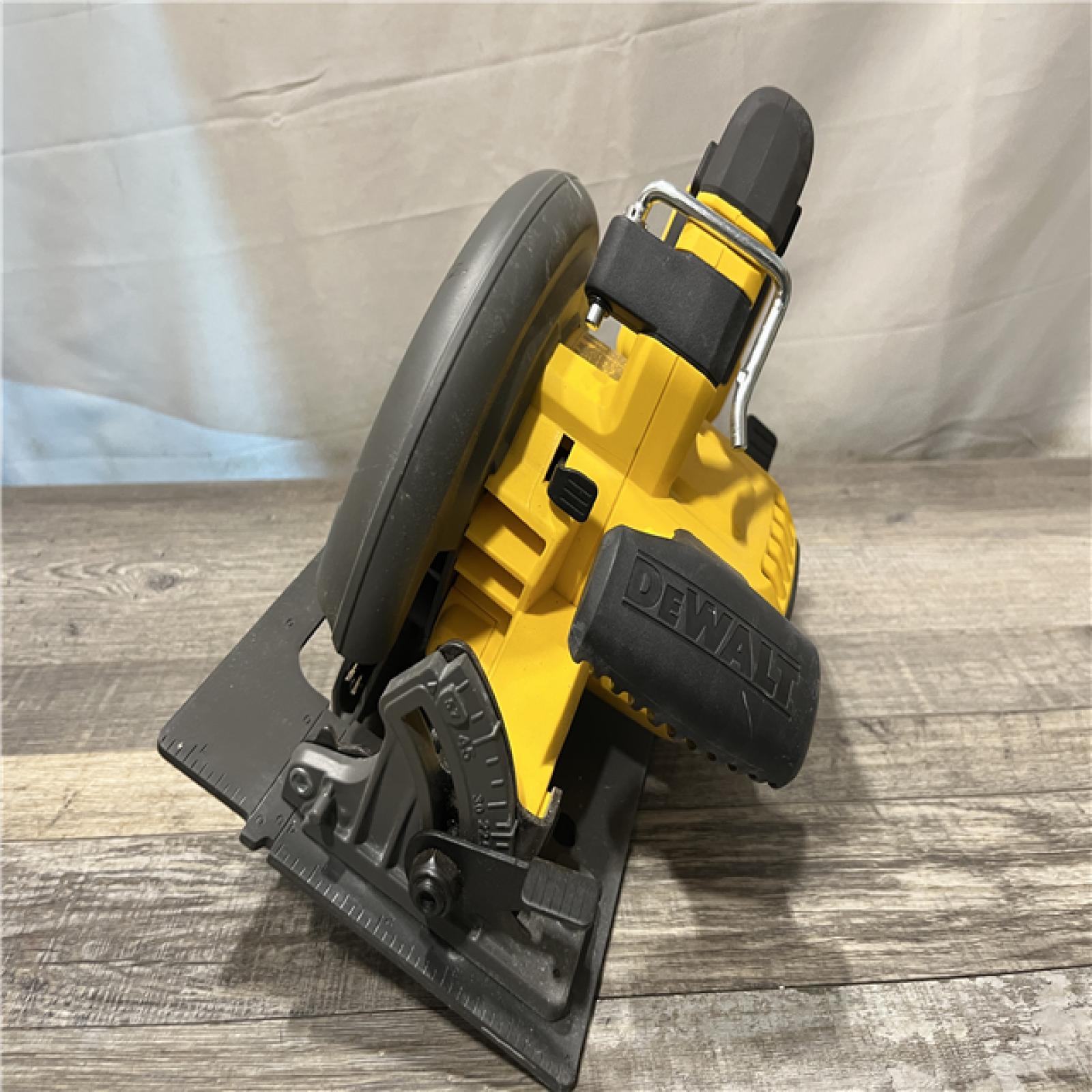 AS-IS DEWALT FLEXVOLT 60V MAX Cordless Brushless 7-1/4 in. Circular Saw with Brake (Tool Only)