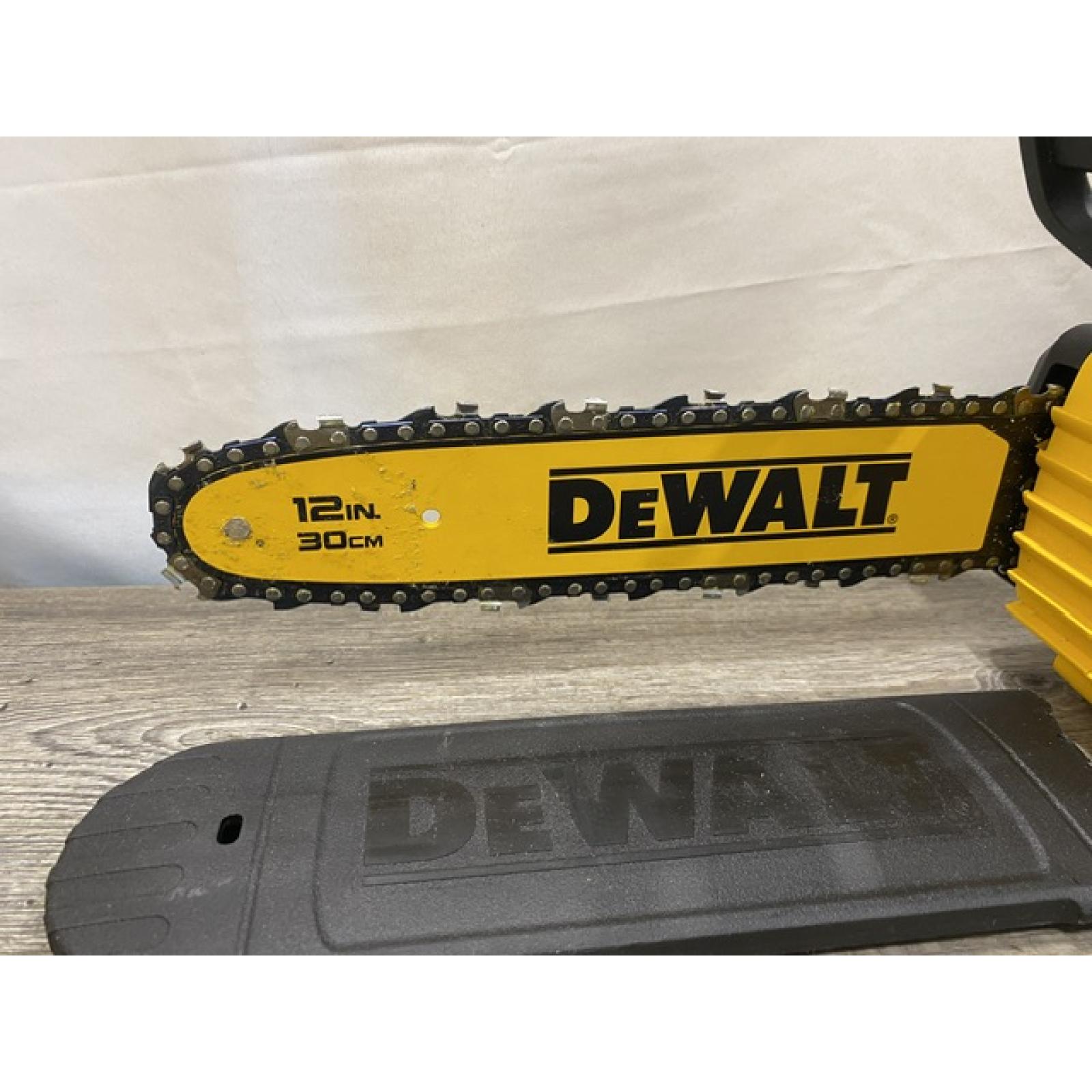 AS-IS DEWALT 20V MAX Compact 12 Brushless Cordless Chainsaw Kit