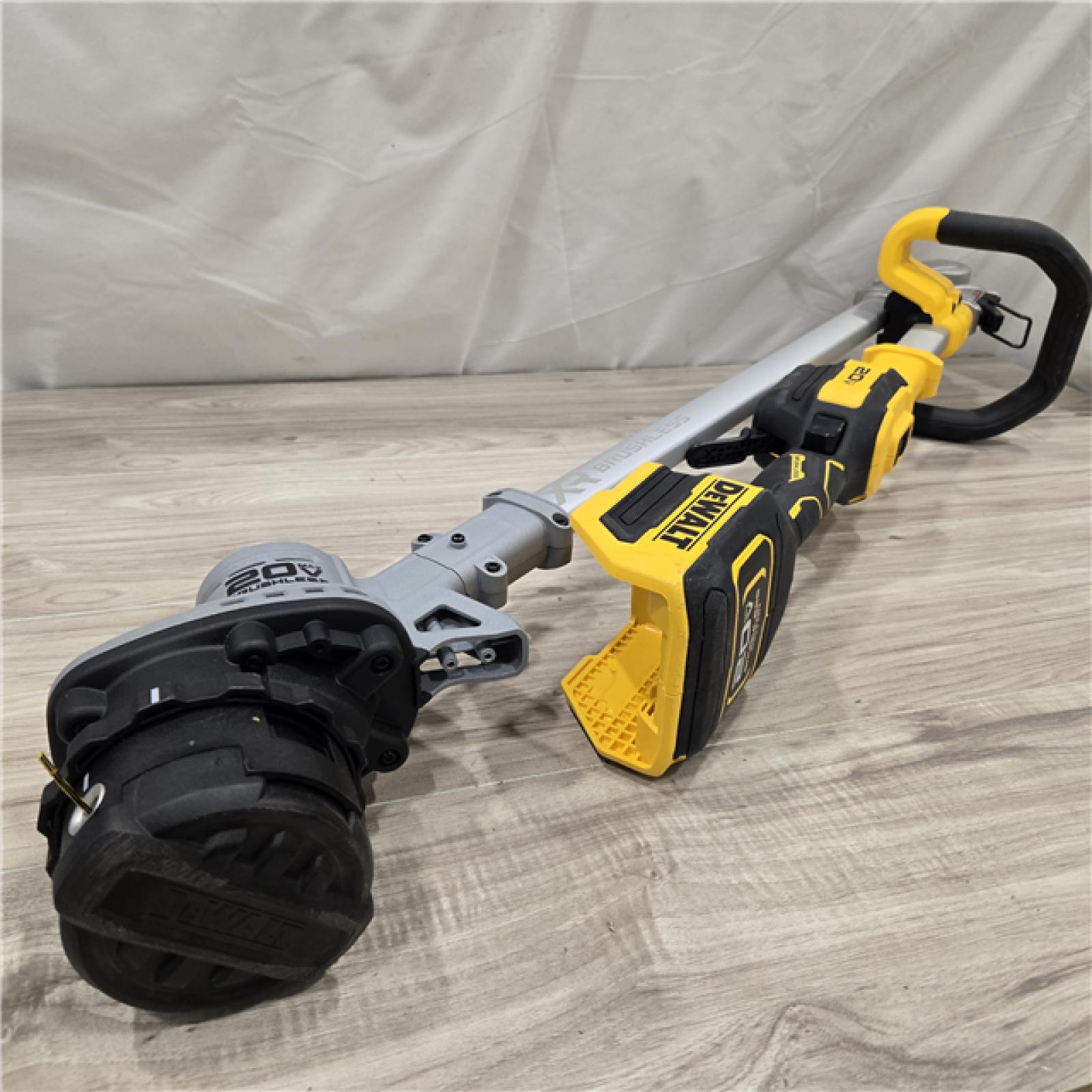 AS-IS DEWALT 20V MAX Cordless String Trimmer & Blower Combo Kit