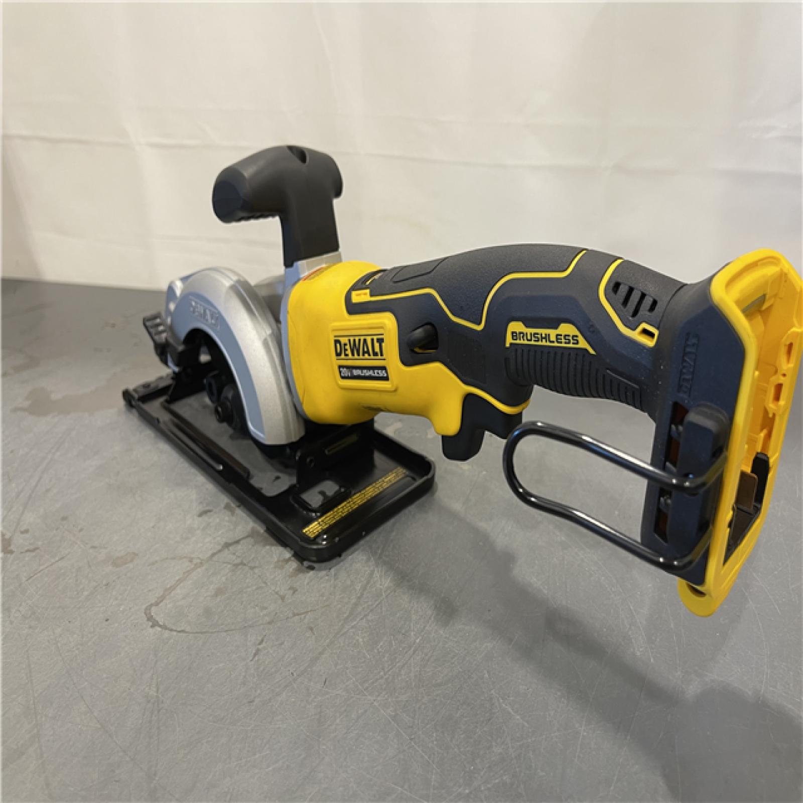 AS-IS - DEWALT ATOMIC 20V MAX Cordless Brushless 4-1/2 in. Circular Saw