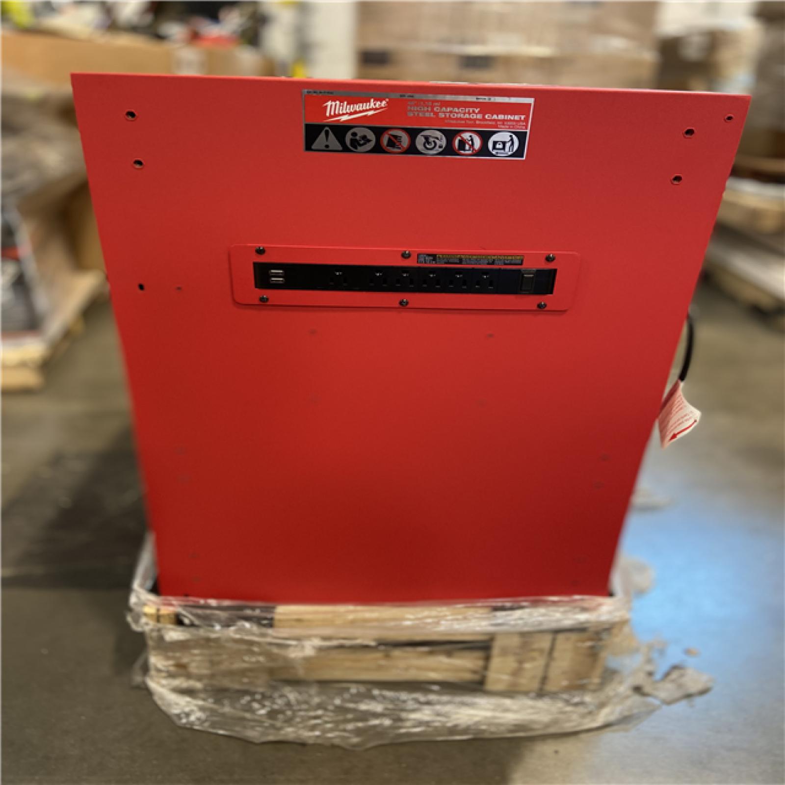 DALLAS LOCATION - Milwaukee High Capacity 46 in. W x 22 in. D 10-Drawer Roller Cabinet Tool Chest