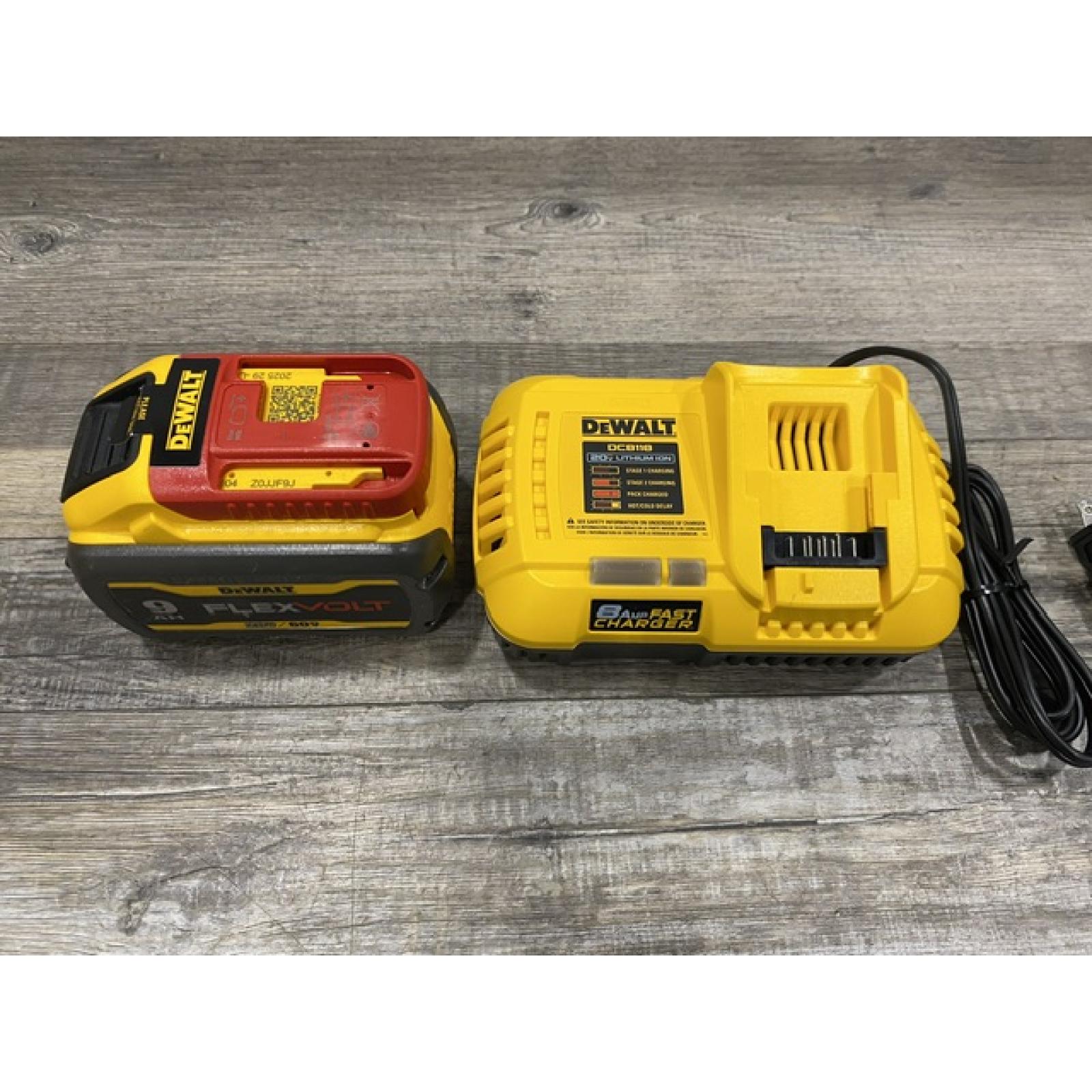 AS-IS DEWALT 20V/60V MAX FLEXVOLT Lithium-Ion 9.0Ah Battery and Charger Starter Kit