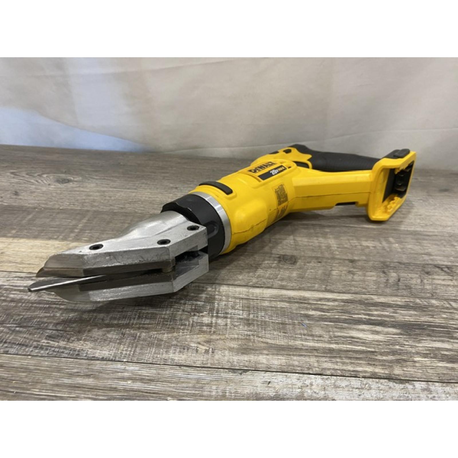 AS-IS DEWALT 20V MAX Cordless 18-Gauge Swivel Head Shears (Tool Only)