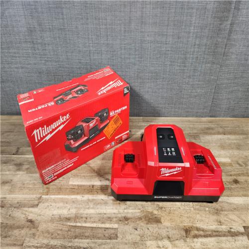 HOUSTON LOCATION - AS-IS (APPEARS LIKE NEW) Milwaukee M18 18V Dual Bay Simultaneous Super Charger