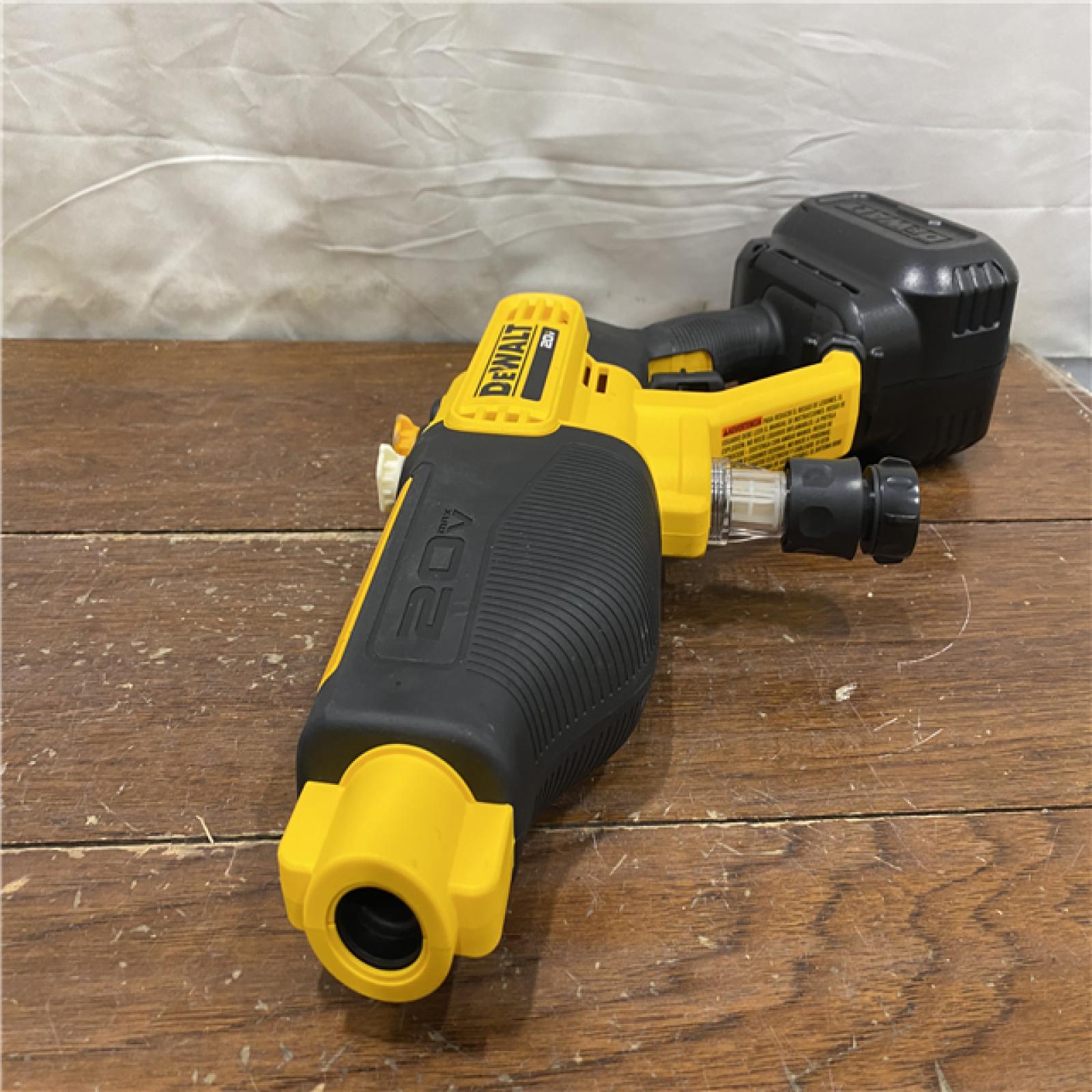 AS-IS Dewalt 20V 550 PSI  1 GPM Cordless Power Cleaner W/ 4 Nozzles Tool-Only DCPW550B