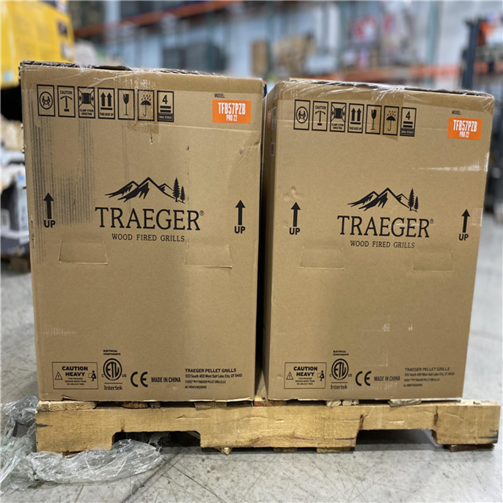 DALLAS LOCATION - Traeger Pro Series 22 Pellet Grill in Bronze  - PALLET  (  2  UNITS  )