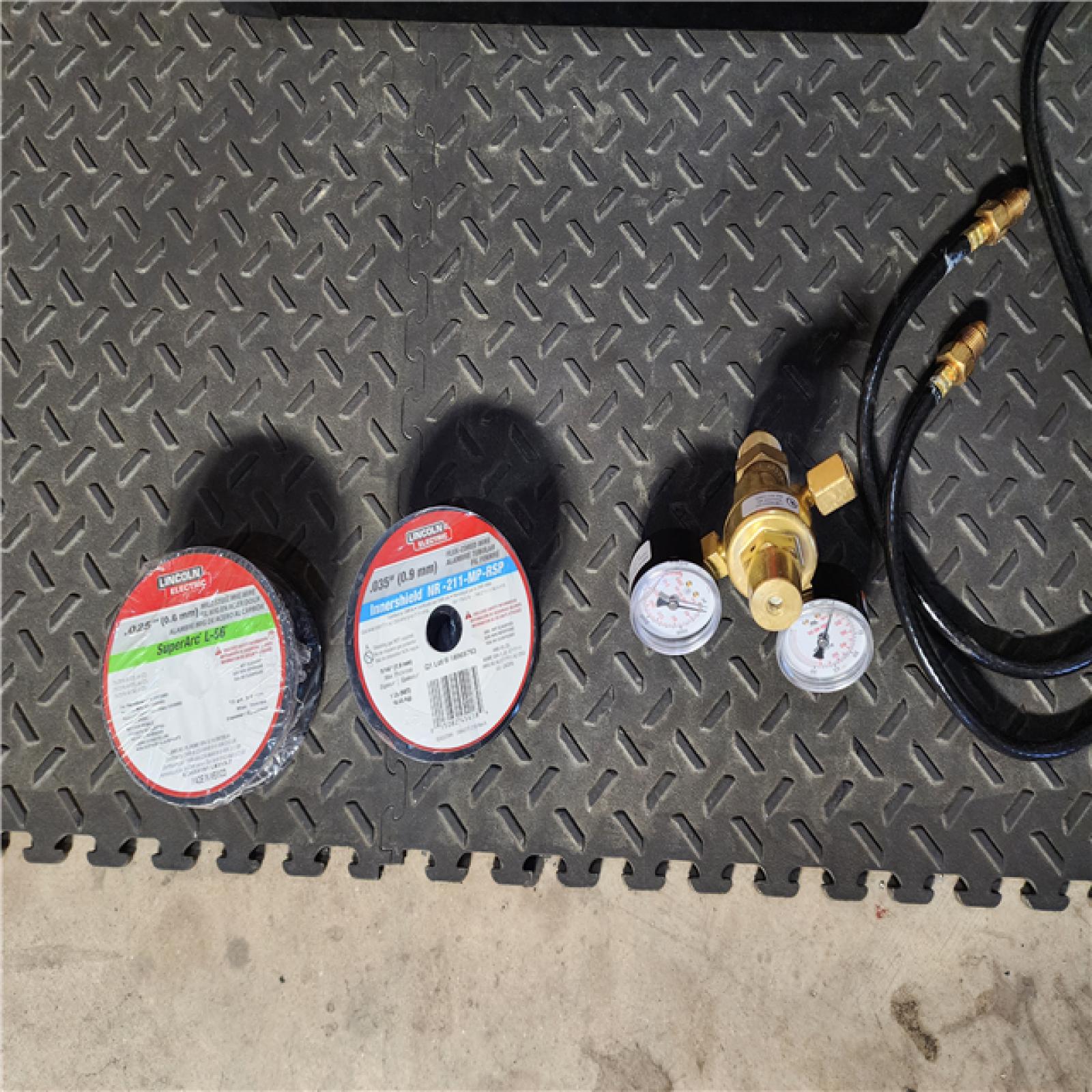 HOUSTON LOCATION - AS-IS Lincoln Electric 180 Amp Weld-Pak 180 HD