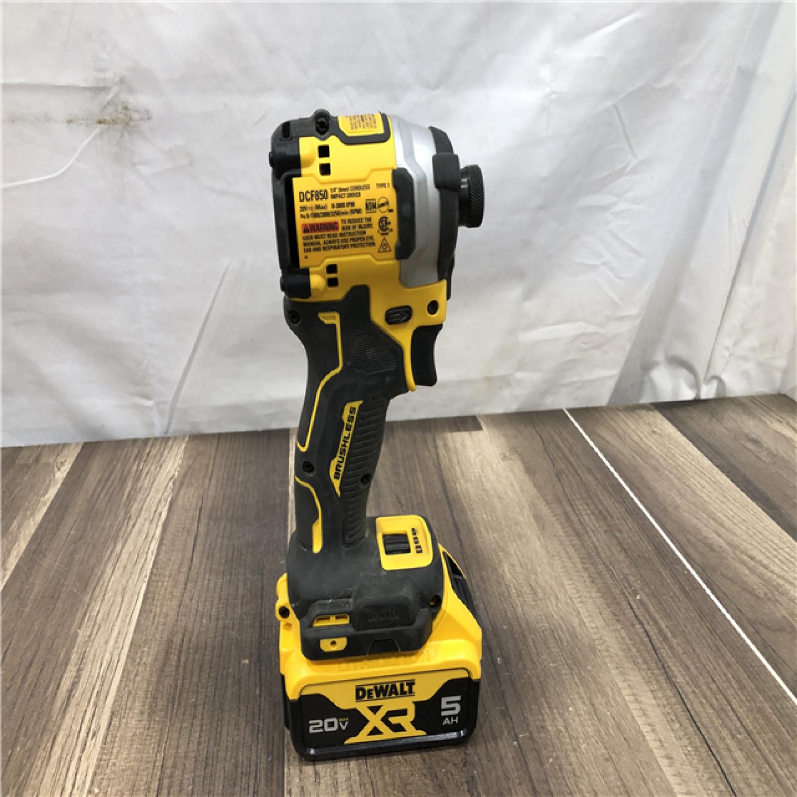 AS-IS DEWALT ATOMIC 20V MAX Lithium-Ion Cordless 1/4 in. Brushless Impact Driver Kit