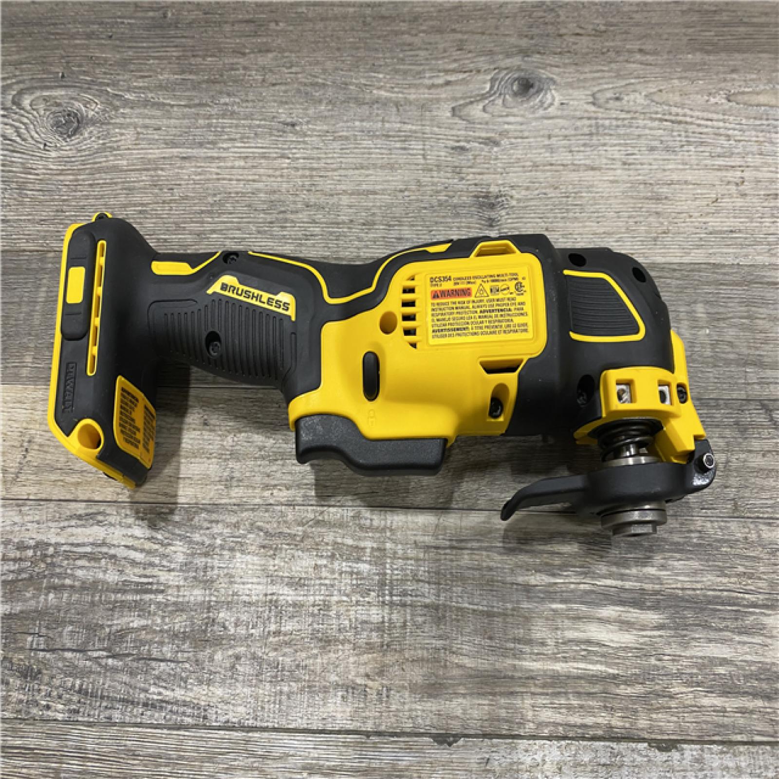 AS-IS DEWALT ATOMIC 20V MAX Cordless Brushless Oscillating Multi Tool Kit