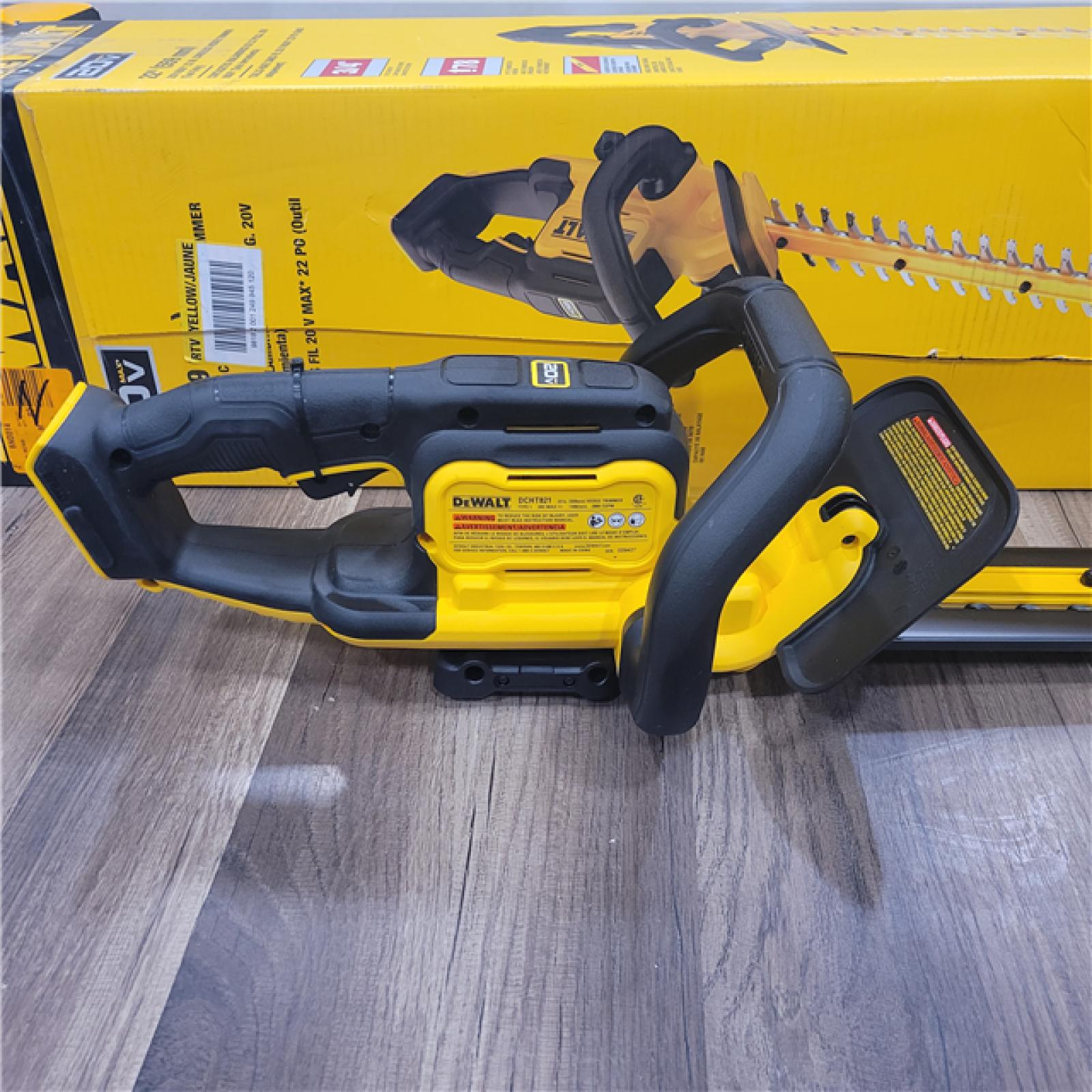 AS-IS DEWALT 20V MAX 22 Cordless Hedge Trimmer