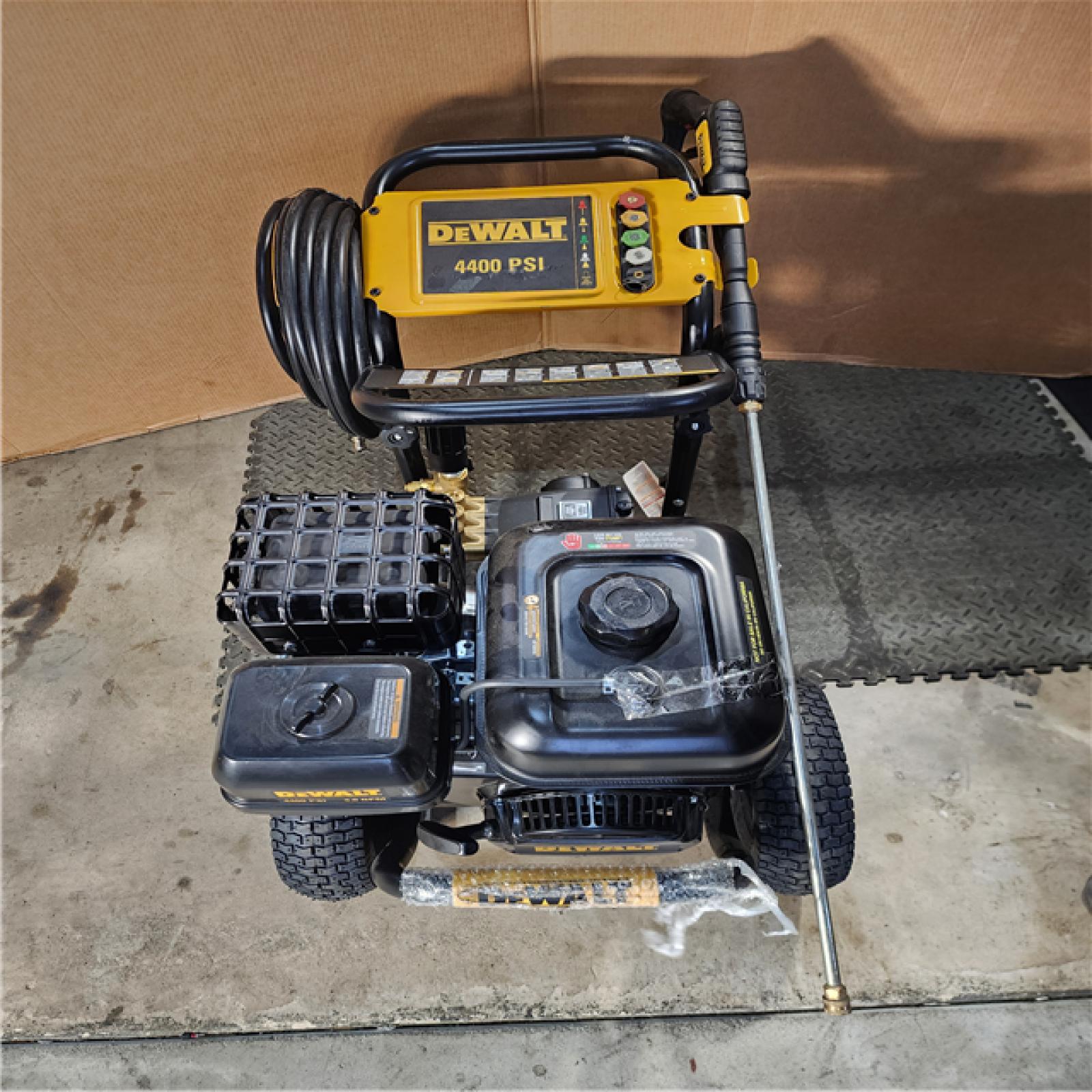 HOUSTON LOCATION - AS-IS DEWALT 4400 PSI 4.0 GPM Cold Water Gas Pressure Washer