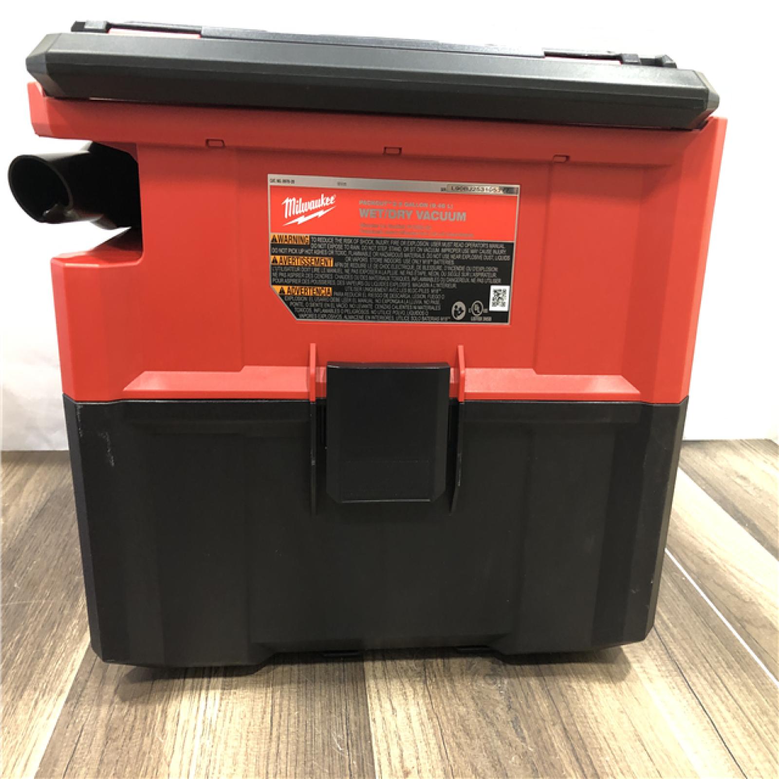 AS-IS Milwaukee FUEL PACKOUT 18-Volt Lithium-Ion Cordless 2.5 Gal. Wet/Dry Vacuum (Vacuum-Only)