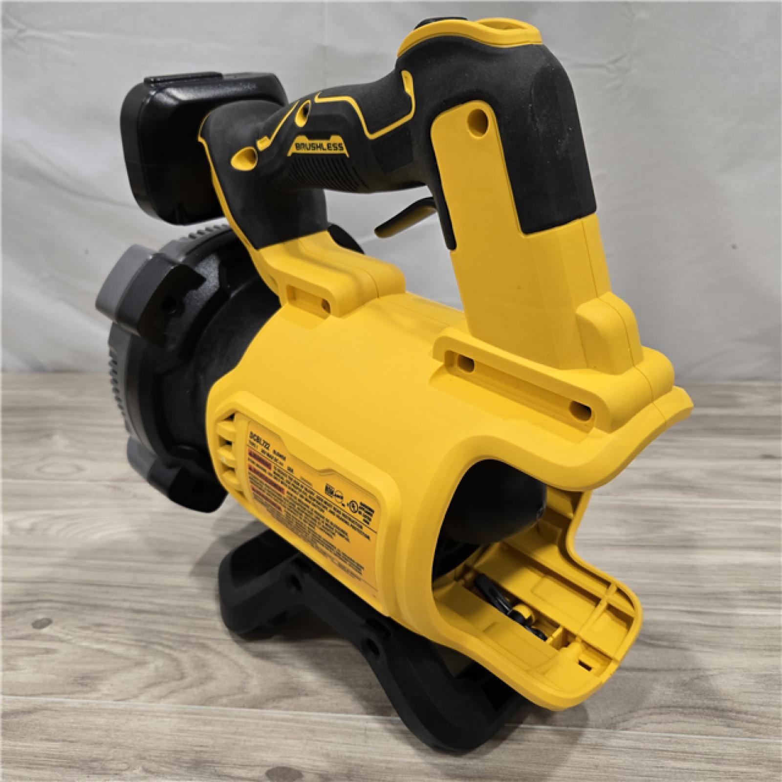 GOOD! - DeWalt Brushless Cordless Handheld Leaf Blower KIT