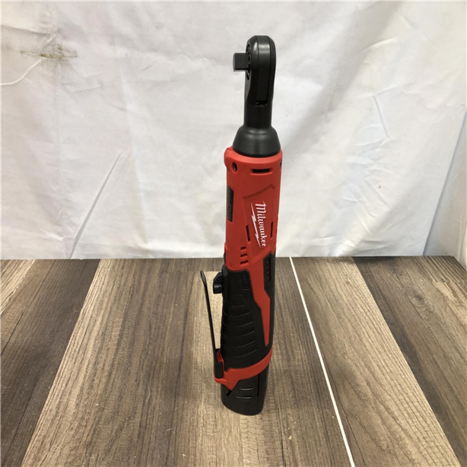 AS-IS  Milwaukee M12 12V Lithium-Ion Cordless 3/8 in. Ratchet Kit