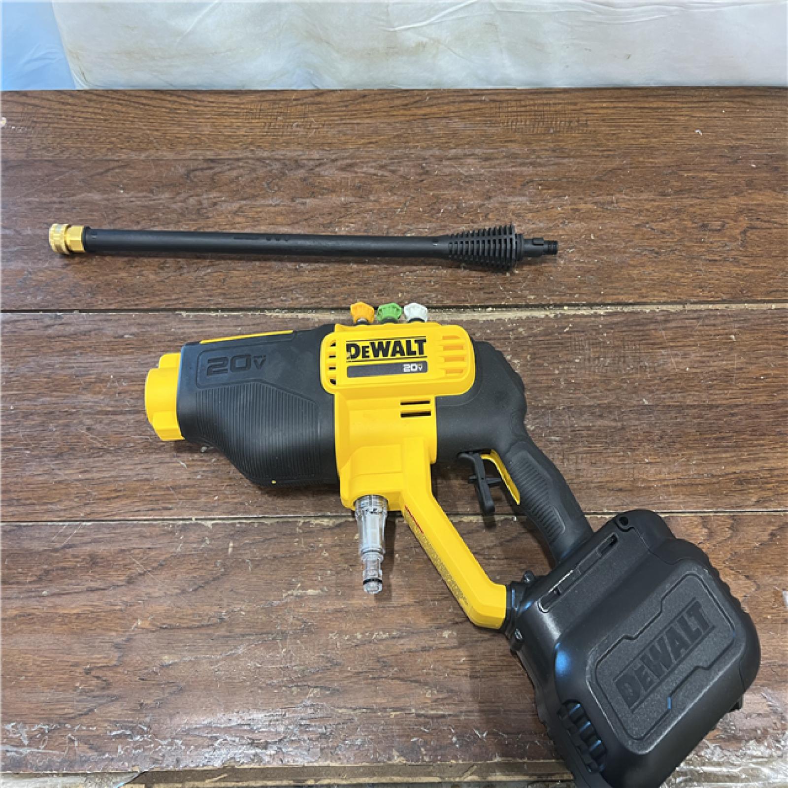AS-IS Dewalt 20V 550 PSI  1 GPM Cordless Power Cleaner W/ 4 Nozzles Tool-Only DCPW550B