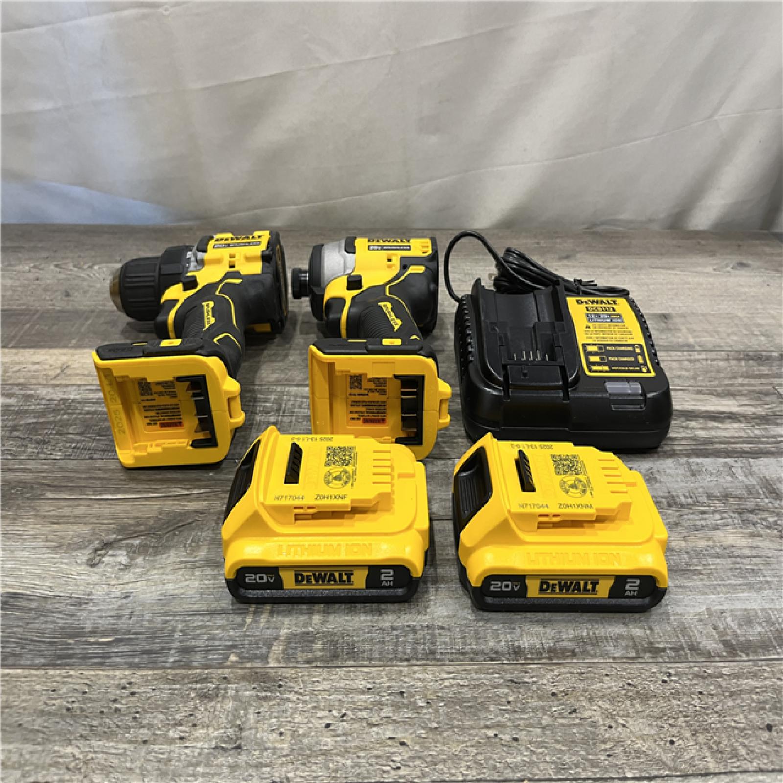 AS-IS DEWALT ATOMIC 20-Volt MAX Lithium-Ion Cordless Combo Kit